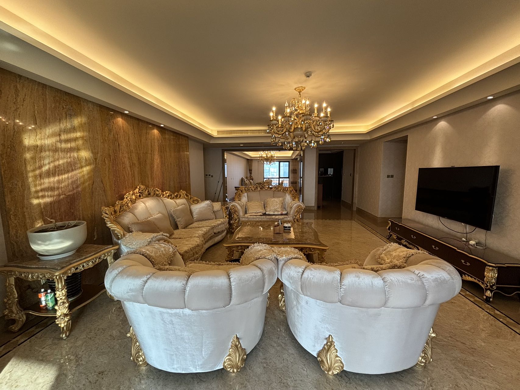 华远华中心 4室2厅2卫 18000.0元/月 华远华中心 4室2厅2卫 18000.0元/月室内图