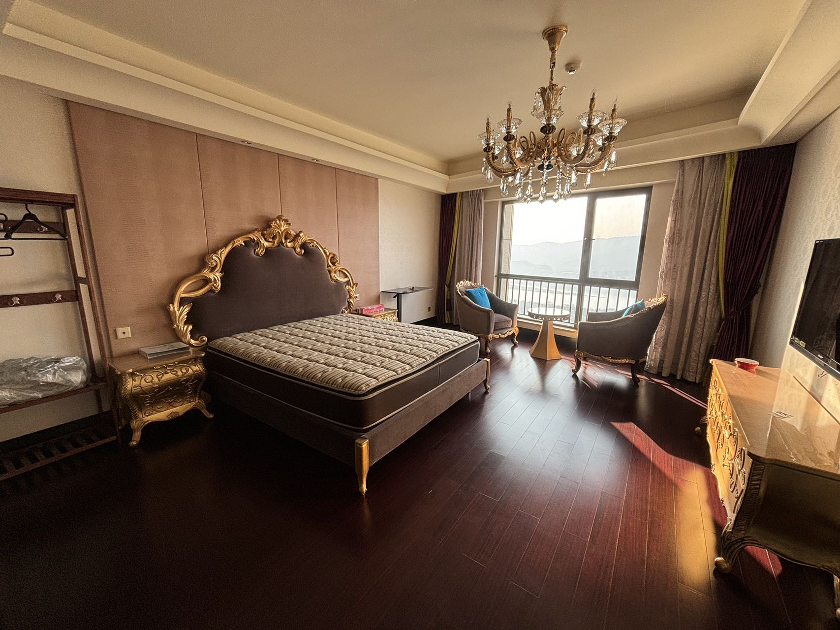 华远华中心 4室2厅2卫 18000.0元/月 华远华中心 4室2厅2卫 18000.0元/月室内图