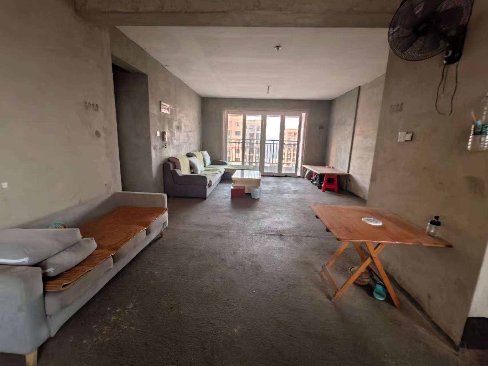 洋湖明园一期 4室2厅2卫 1800.0元/月 洋湖明园一期 4室2厅2卫 1800.0元/月室内图