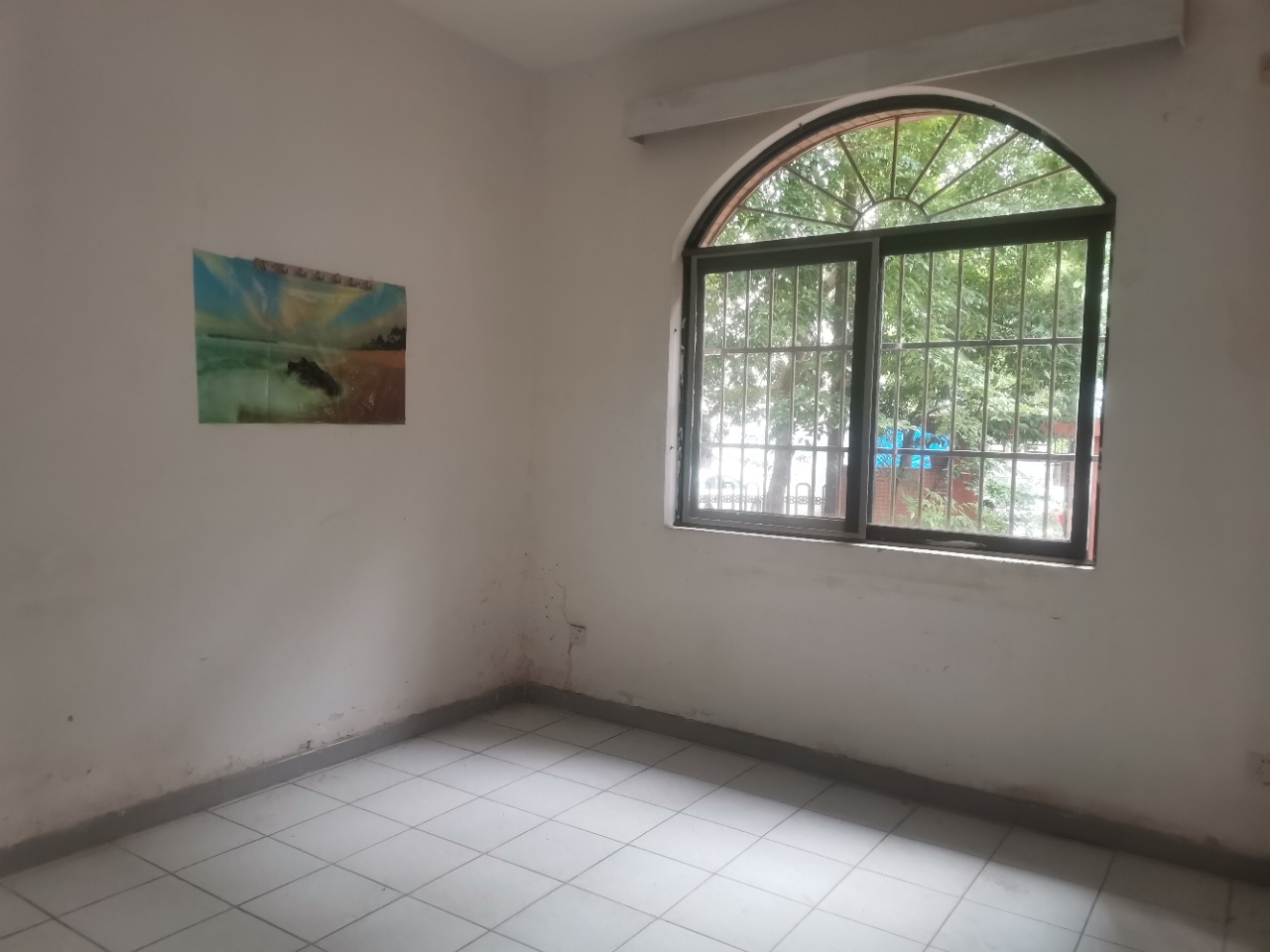 市委宿舍大院  9室2厅2卫    11000.0元/月 市委宿舍大院  9室2厅2卫    11000.0元/月室内图