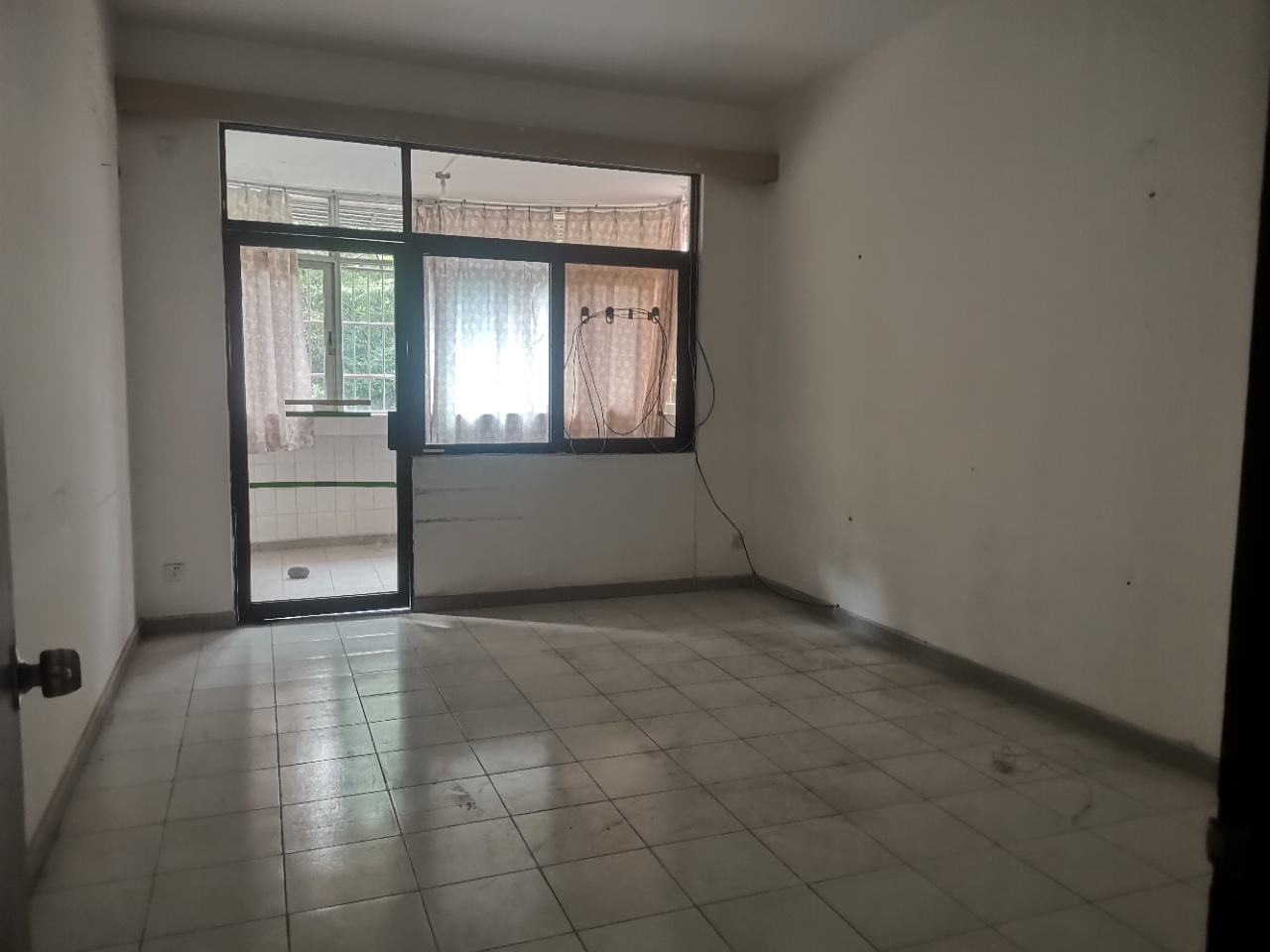 市委宿舍大院  9室2厅2卫    11000.0元/月 市委宿舍大院  9室2厅2卫    11000.0元/月室内图