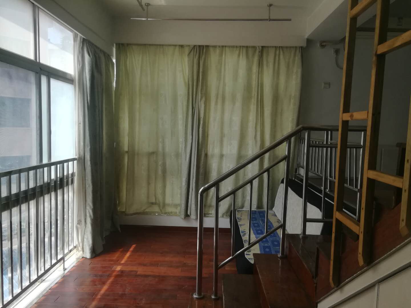 自由.com(自由大厦) 1室1厅1卫 1800.0元/月 自由.com(自由大厦) 1室1厅1卫 1800.0元/月室内图