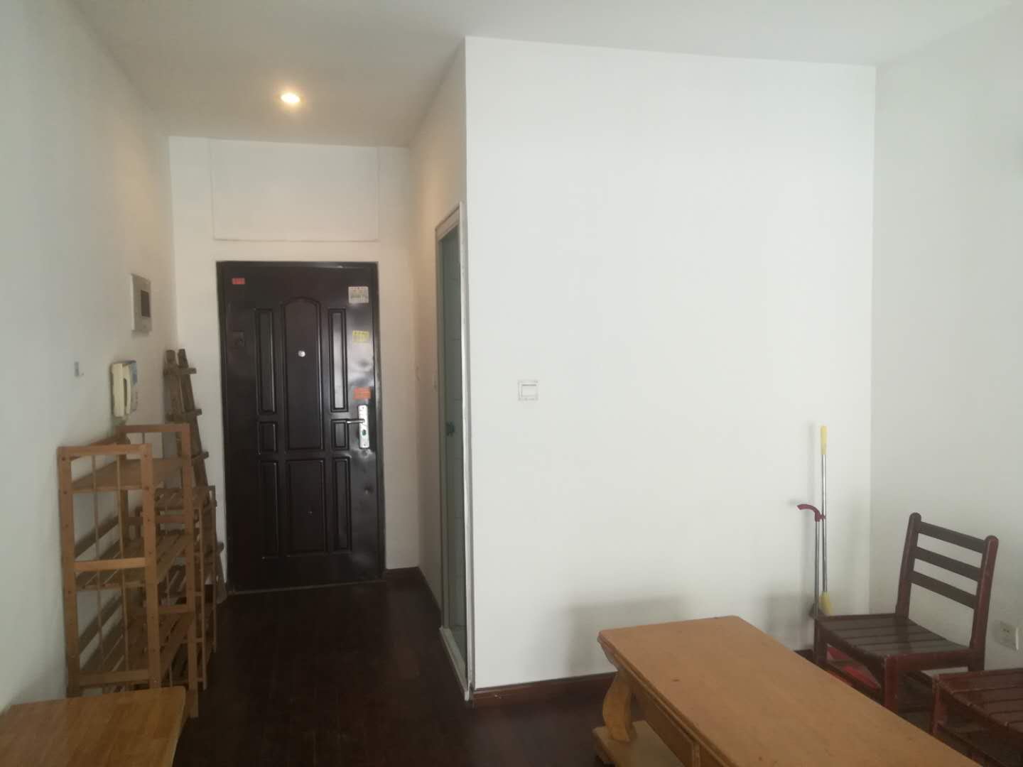 自由.com(自由大厦) 1室1厅1卫 1800.0元/月 自由.com(自由大厦) 1室1厅1卫 1800.0元/月室内图