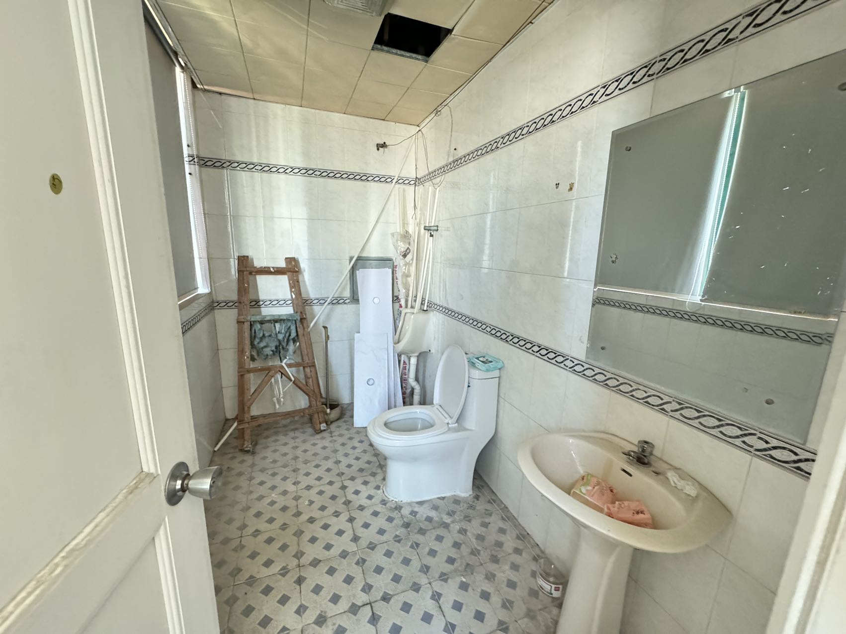 新达商务大厦 3室2厅2卫 180.0万 新达商务大厦 3室2厅2卫 180.0万室内图