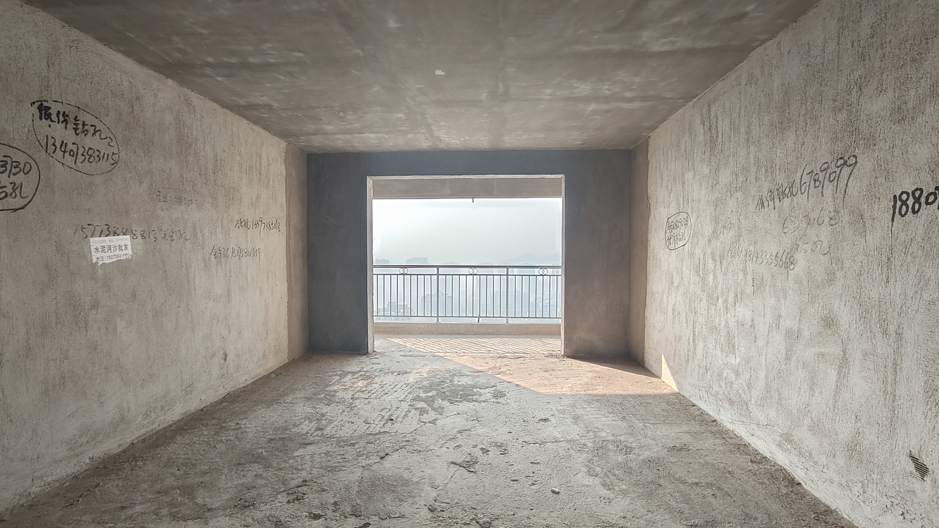 御景花园小区(娄底) 3室2厅2卫 59.8万 御景花园小区(娄底) 3室2厅2卫 59.8万客厅