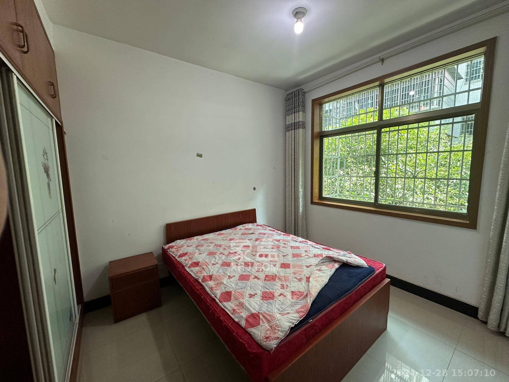 金桂小区一期 3室2厅1卫 1800.0元/月 金桂小区一期 3室2厅1卫 1800.0元/月室内图