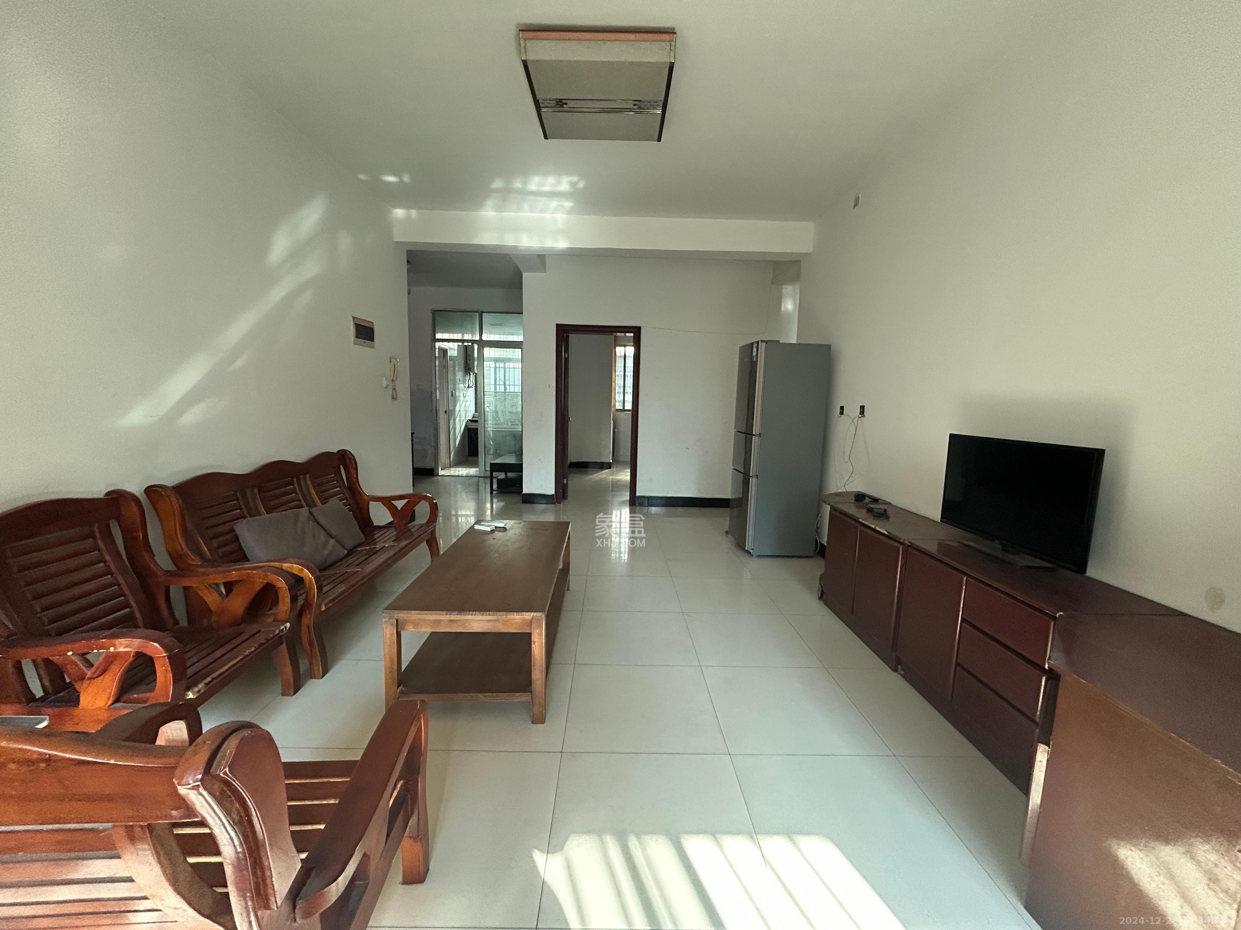 金桂小区一期 1室0厅0卫 1700.0元/月 金桂小区一期 1室0厅0卫 1700.0元/月室内图