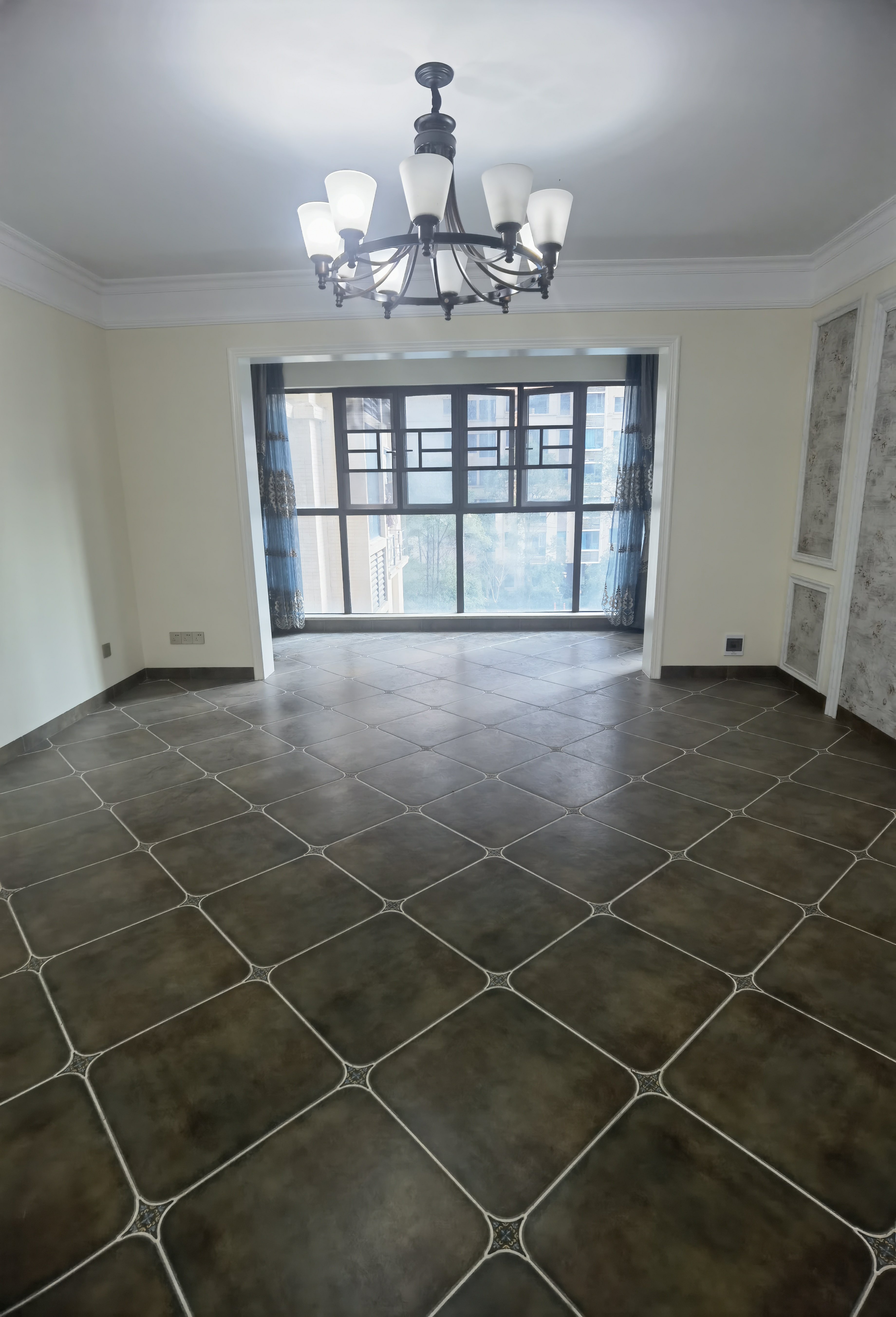 悦江山  4室2厅2卫    83.8万