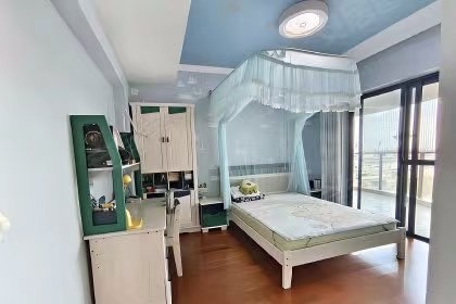 滨海幸福里 4室2厅2卫 424.0万 滨海幸福里 4室2厅2卫 424.0万客厅