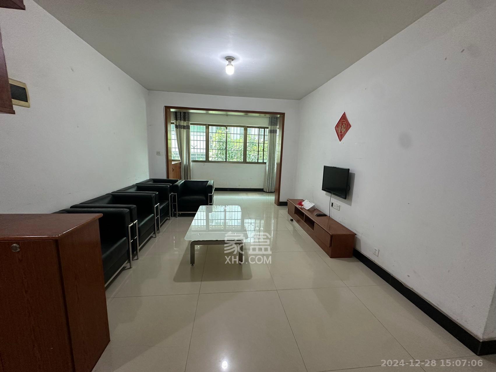 金桂小区一期 3室2厅1卫 1800.0元/月 金桂小区一期 3室2厅1卫 1800.0元/月室内图