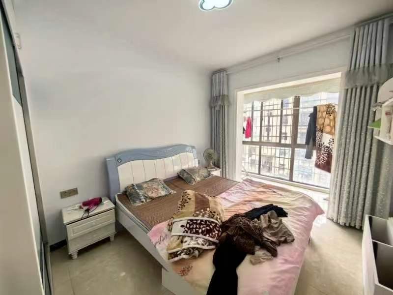 新世界建材城  3室2厅2卫    1000.0元/月室内图