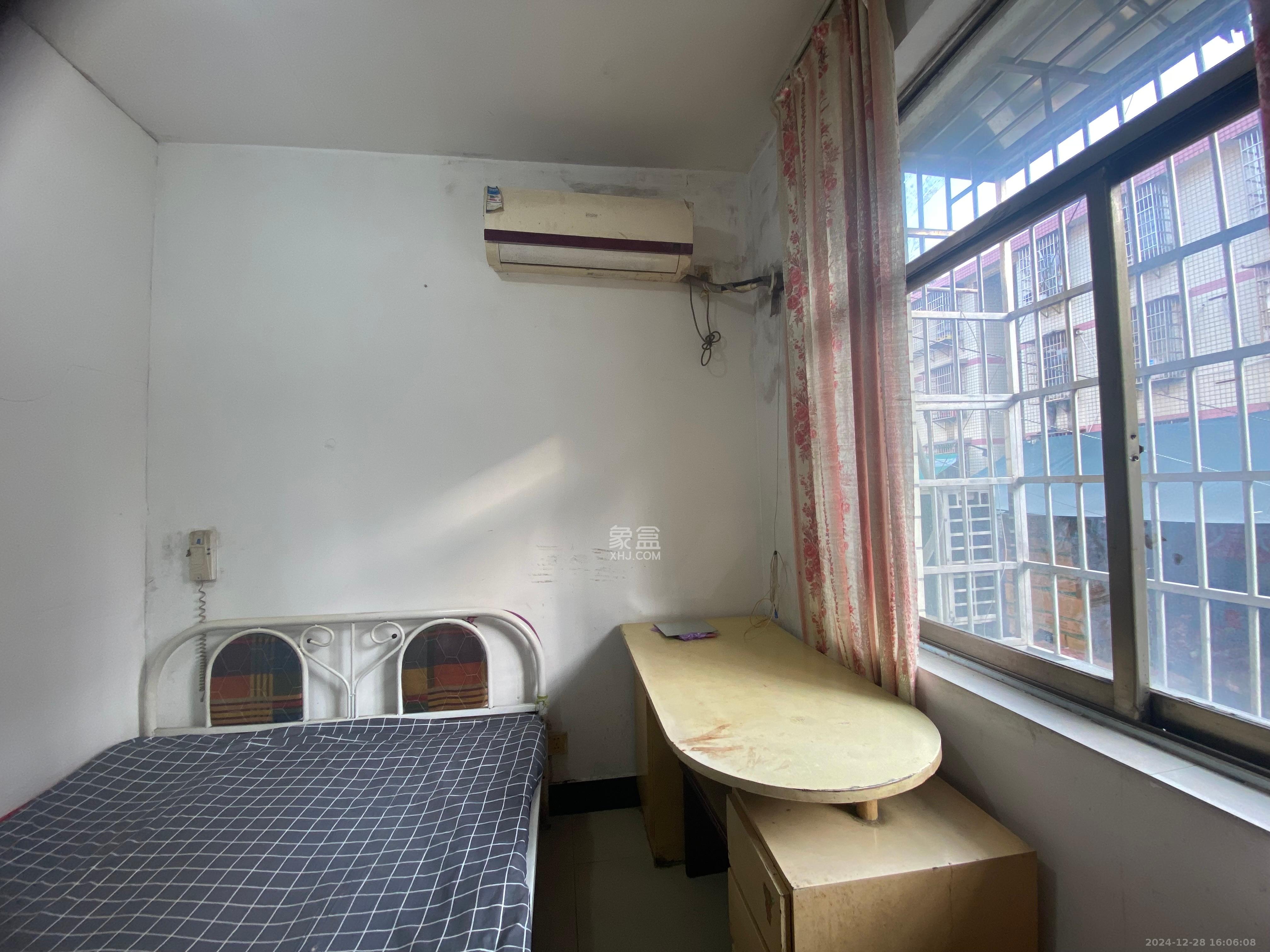 大桥三区 1室1厅1卫 700.0元/月 大桥三区 1室1厅1卫 700.0元/月室内图