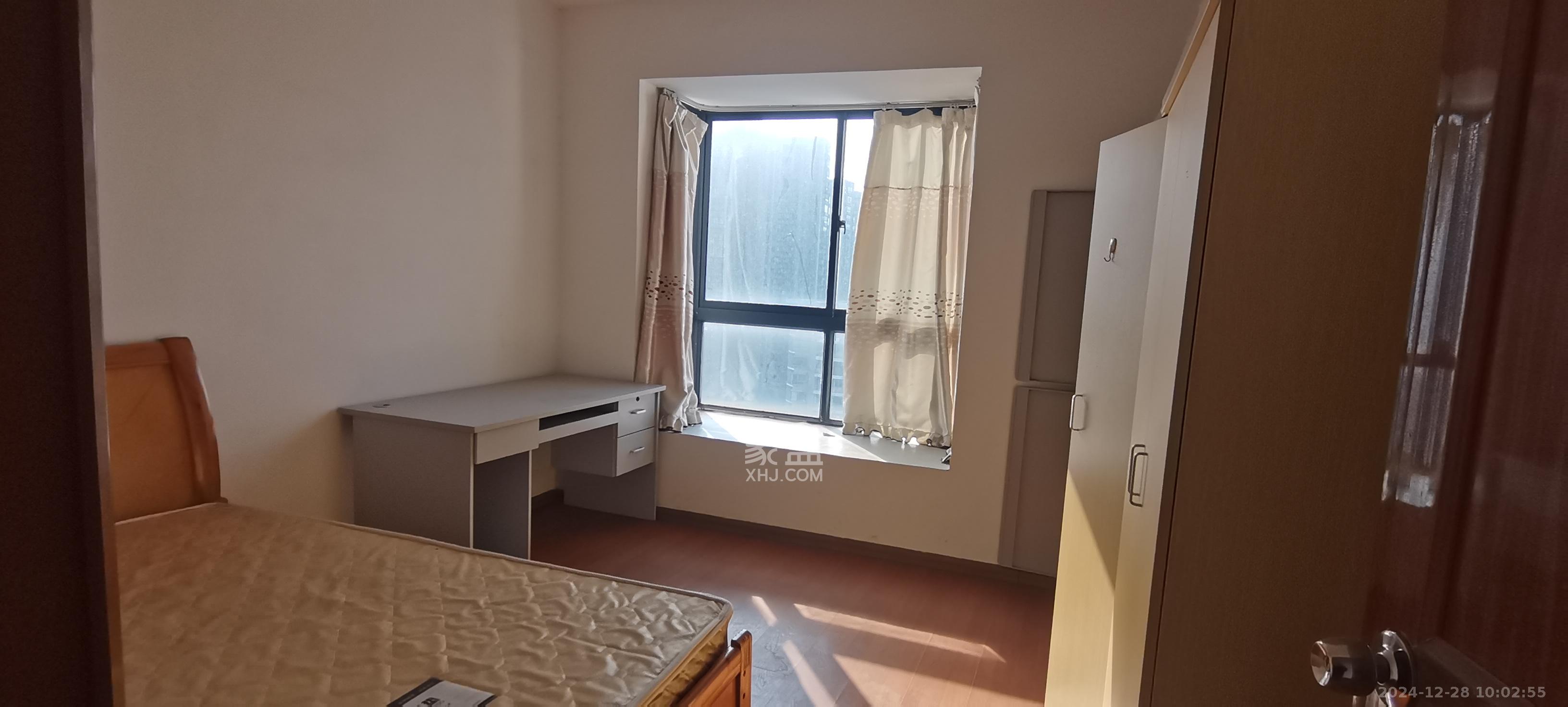 天城泰祥苑 1室2厅1卫 2000.0元/月 天城泰祥苑 1室2厅1卫 2000.0元/月室内图