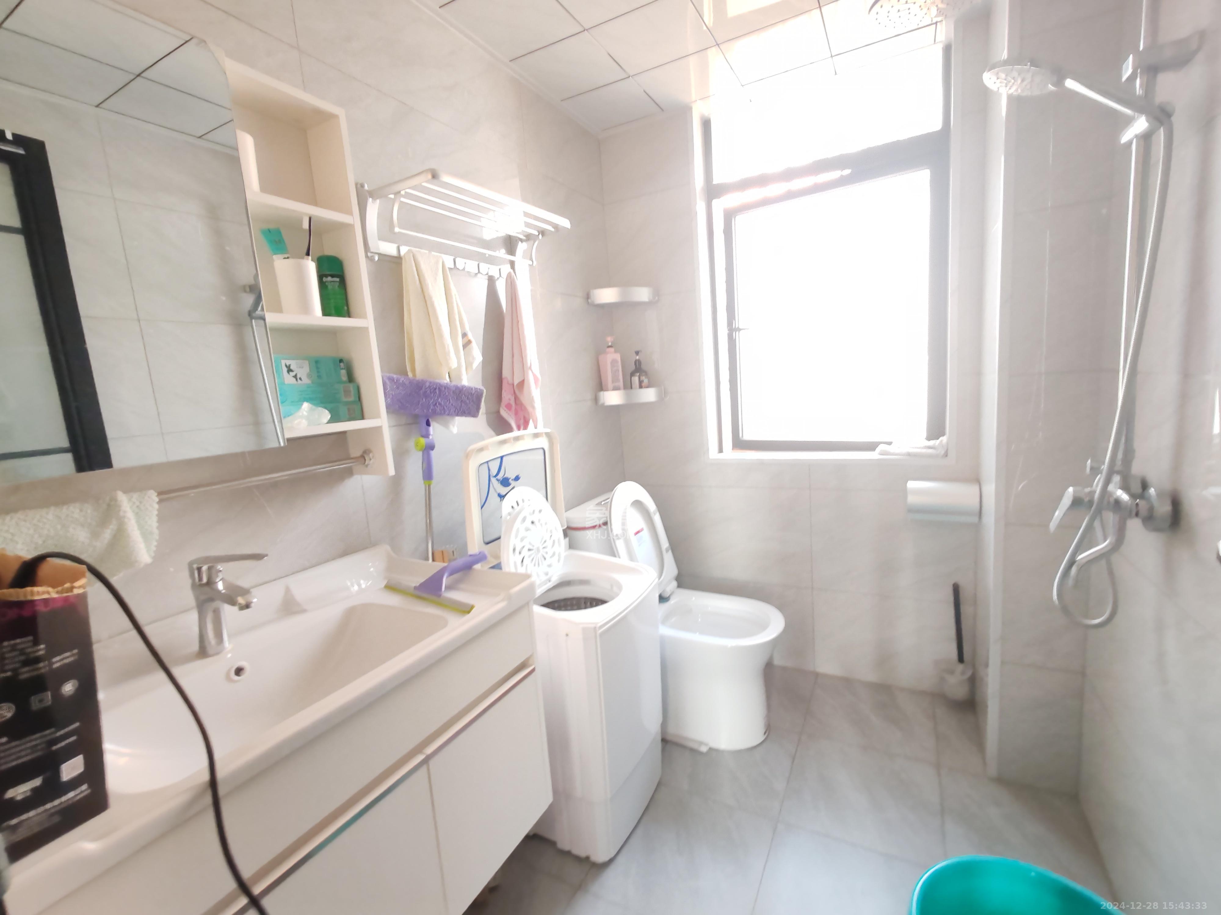 紫华郡 2室2厅2卫 2500.0元/月 紫华郡 2室2厅2卫 2500.0元/月室内图