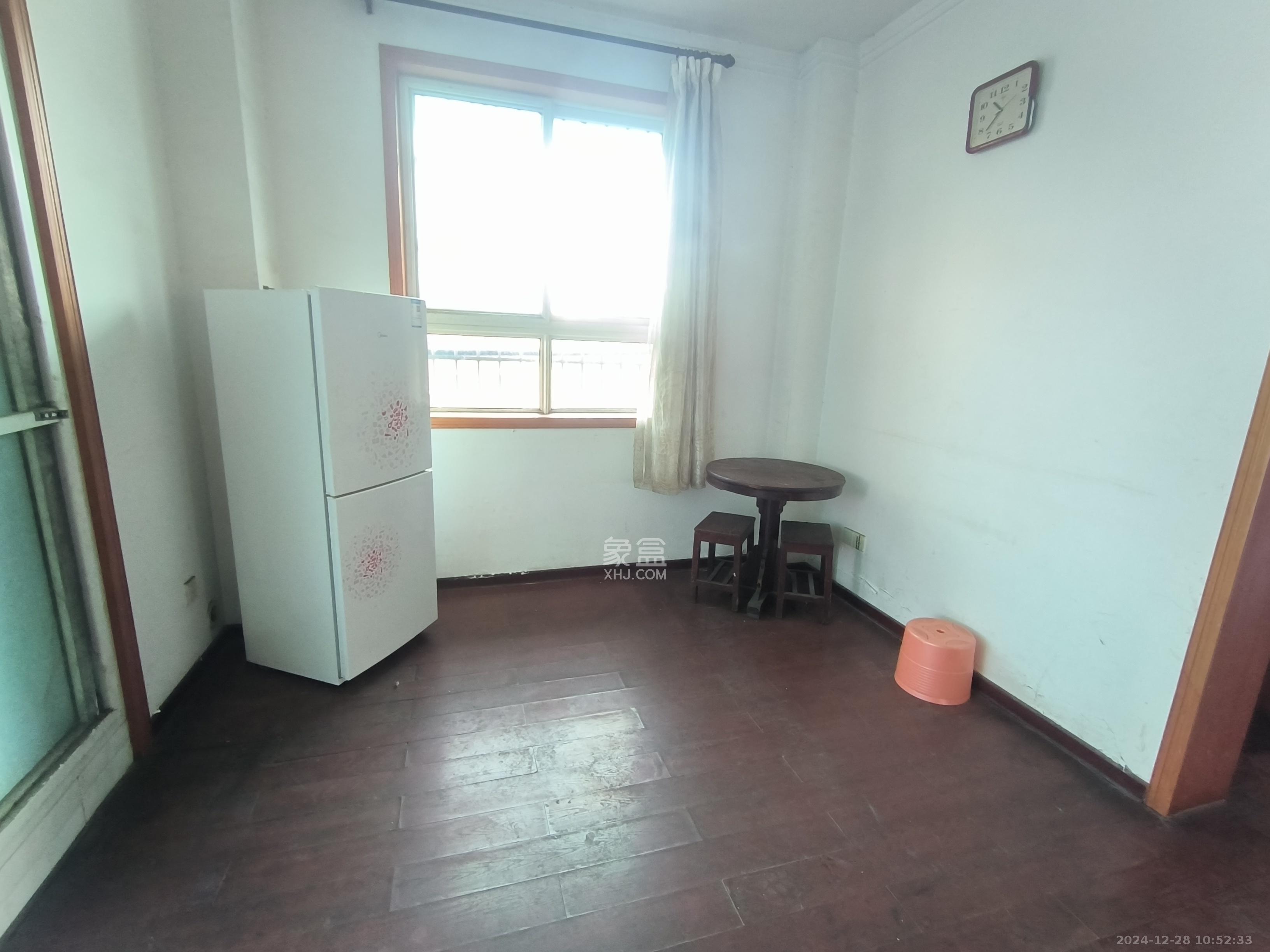 欣胜园 3室1厅2卫 1500.0元/月 欣胜园 3室1厅2卫 1500.0元/月室内图