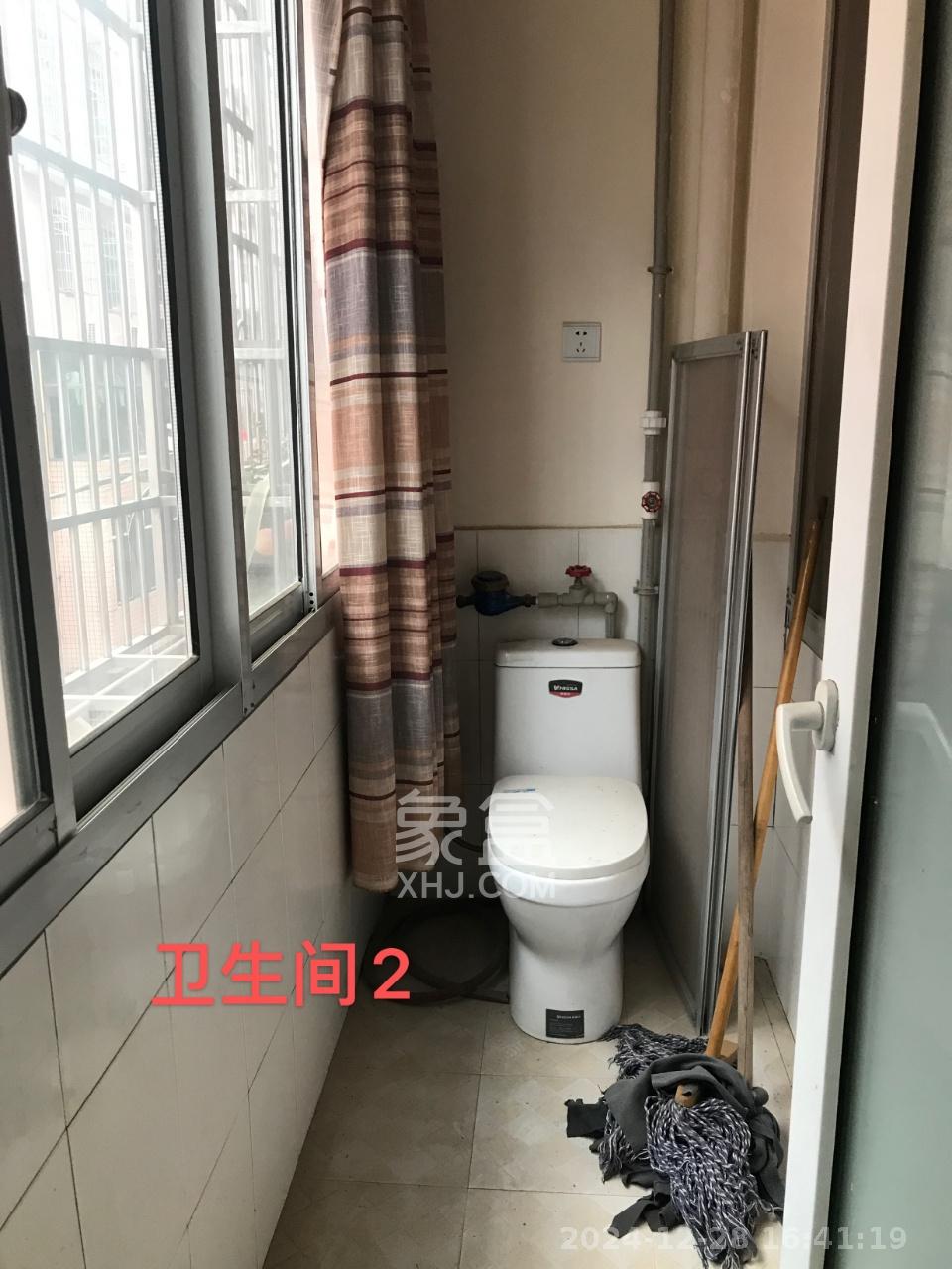 白鹤家园  3室2厅2卫   1800.00元/月室内图