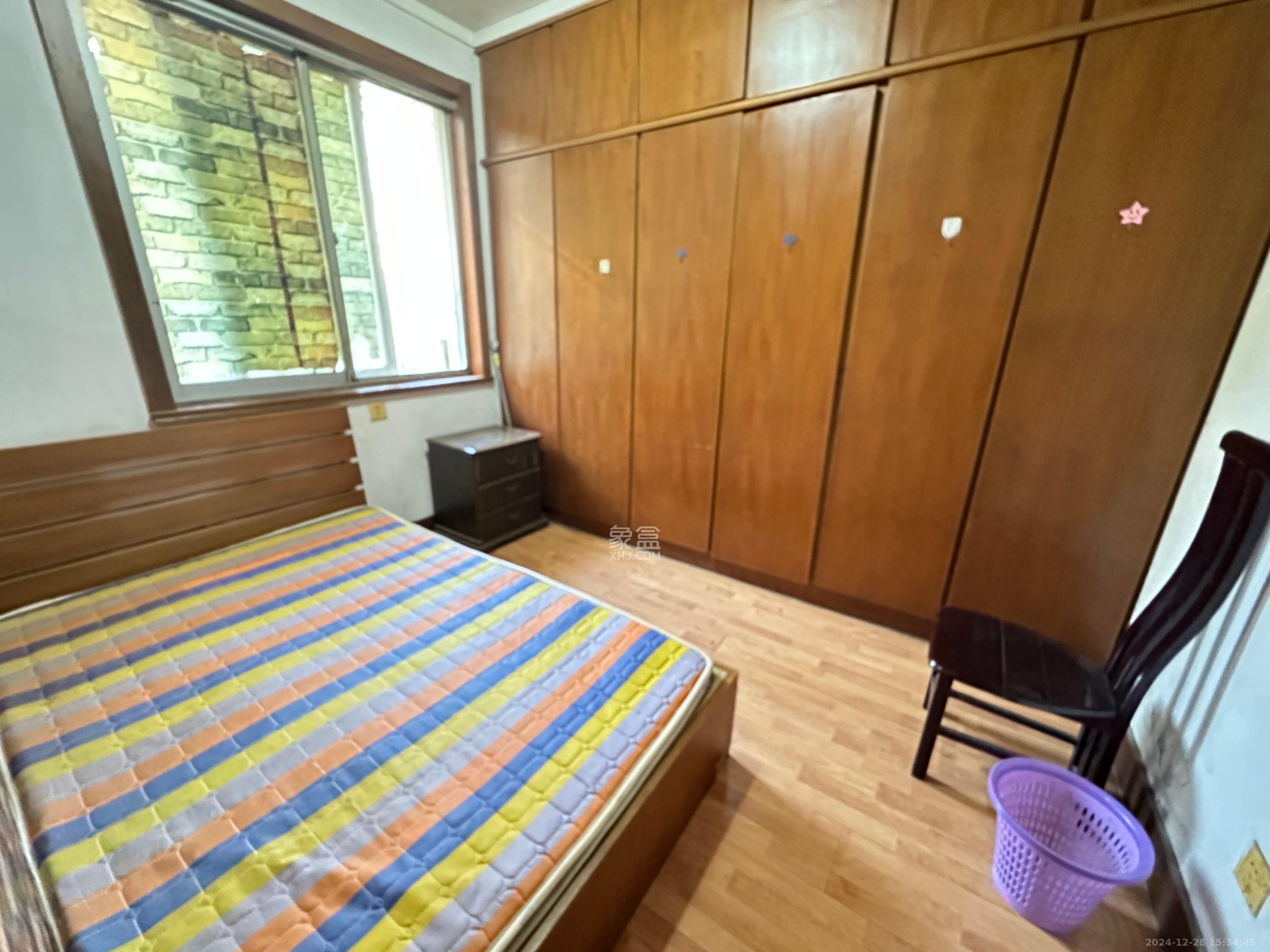 轻苑小区 3室2厅1卫 1600.0元/月 轻苑小区 3室2厅1卫 1600.0元/月室内图