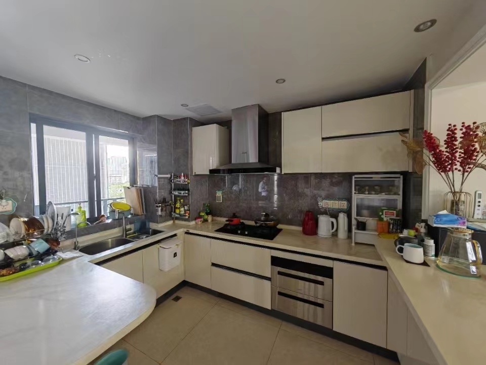 滨海幸福里 4室2厅2卫 424.0万 滨海幸福里 4室2厅2卫 424.0万客厅