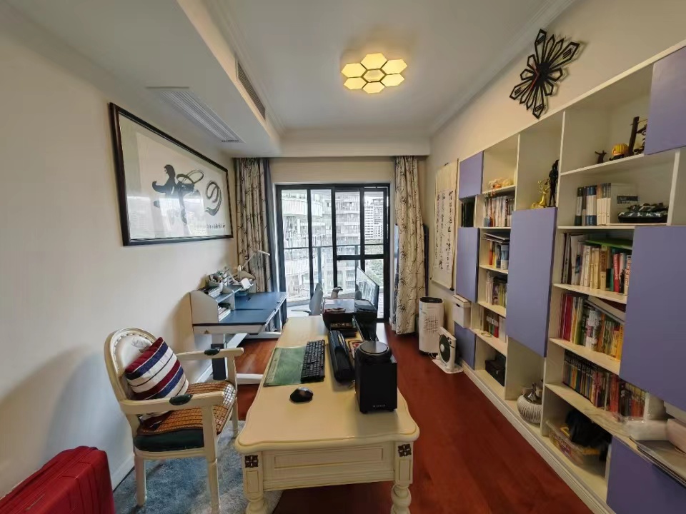 滨海幸福里 4室2厅2卫 424.0万 滨海幸福里 4室2厅2卫 424.0万客厅