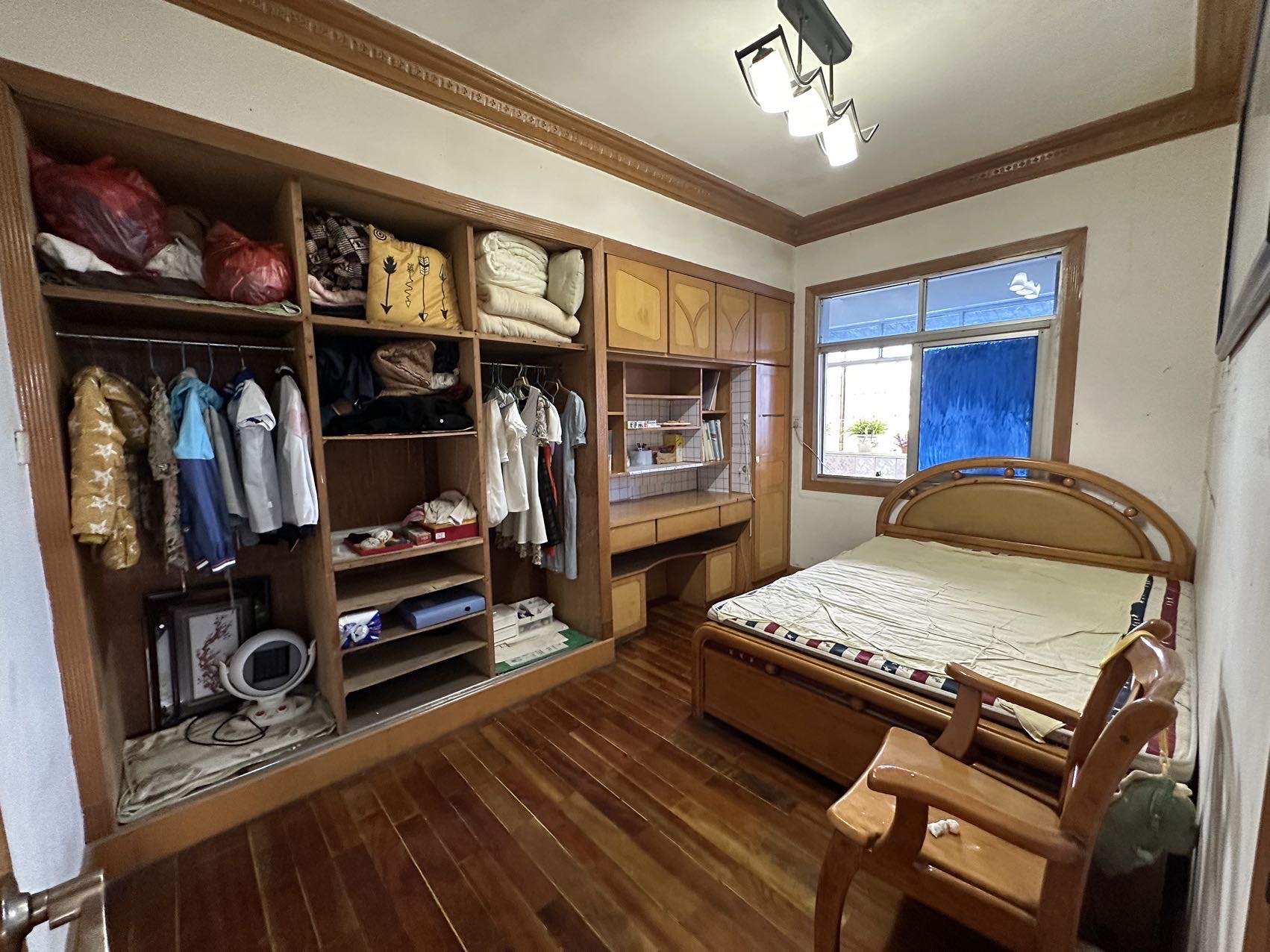 娄星区散盘 3室2厅1卫 28.0万 娄星区散盘 3室2厅1卫 28.0万客厅