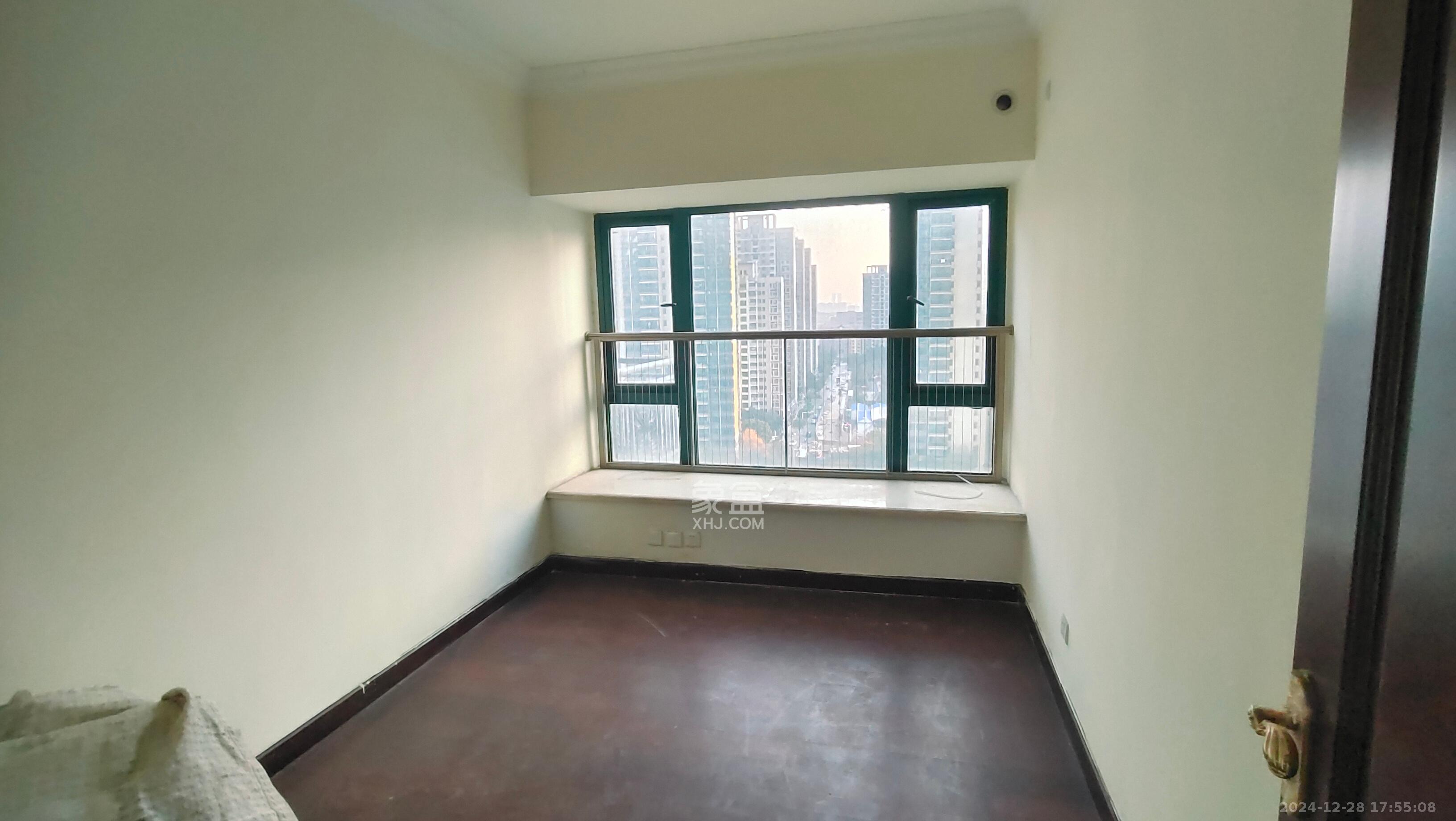 恒大雅苑 4室2厅2卫 4500.0元/月 恒大雅苑 4室2厅2卫 4500.0元/月室内图