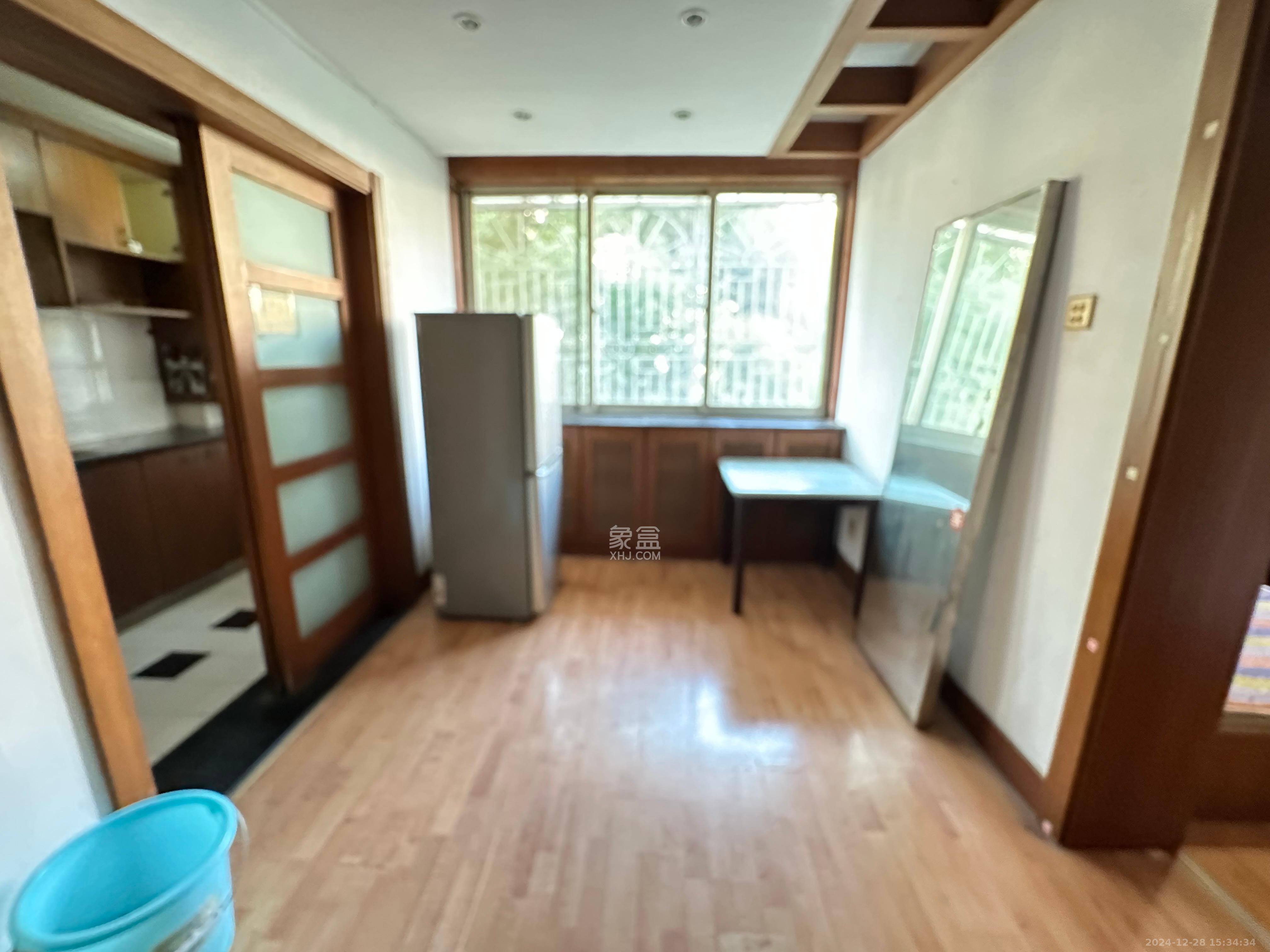 轻苑小区 3室2厅1卫 1600.0元/月 轻苑小区 3室2厅1卫 1600.0元/月室内图