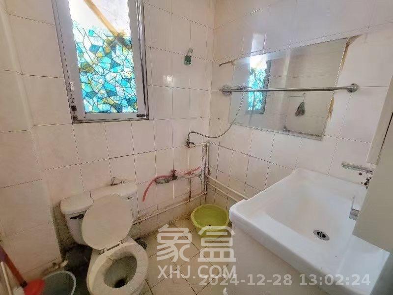 英才园三片  2室2厅1卫   1600.00元/月室内图
