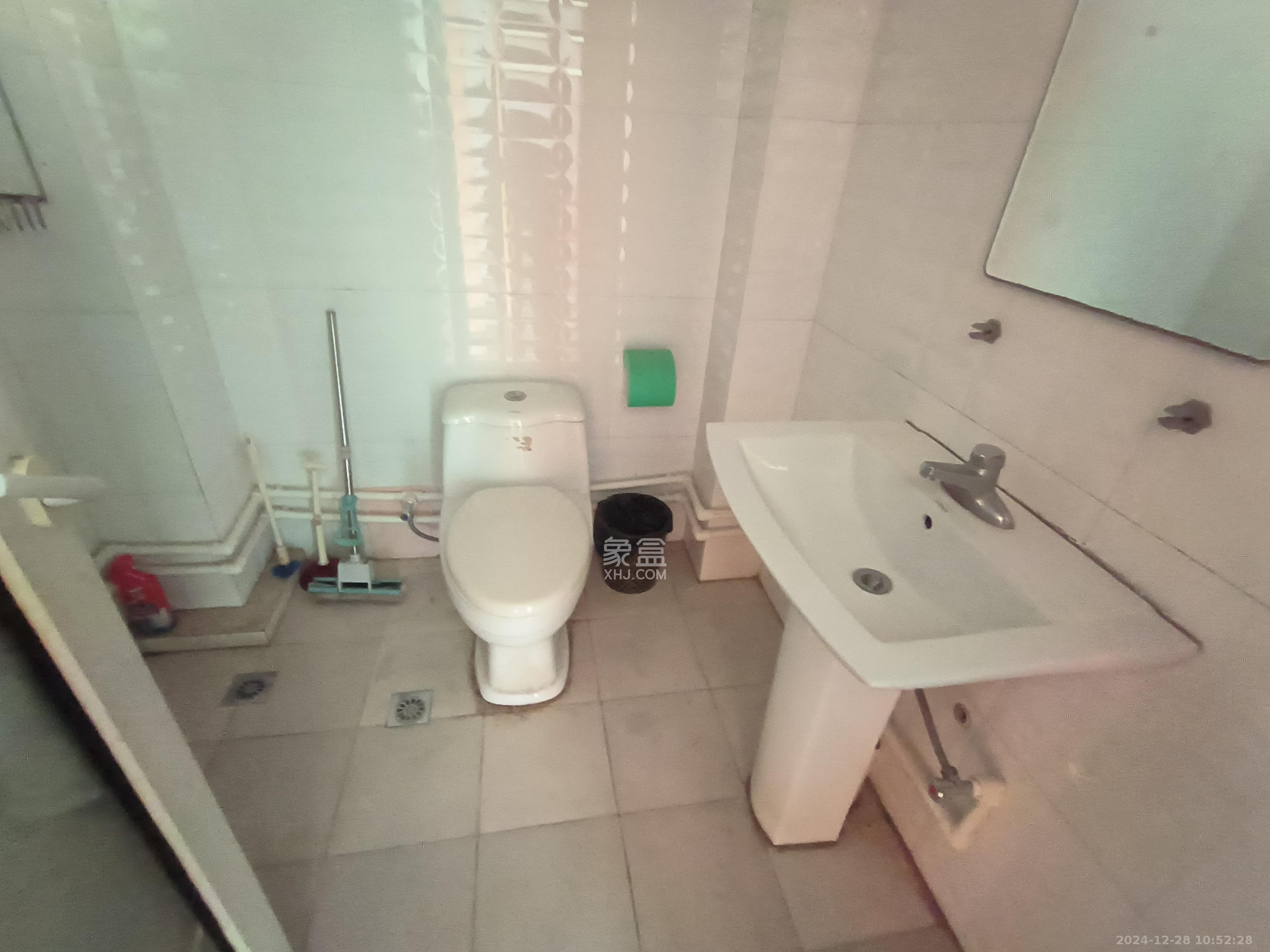 欣胜园 3室1厅2卫 1500.0元/月 欣胜园 3室1厅2卫 1500.0元/月室内图