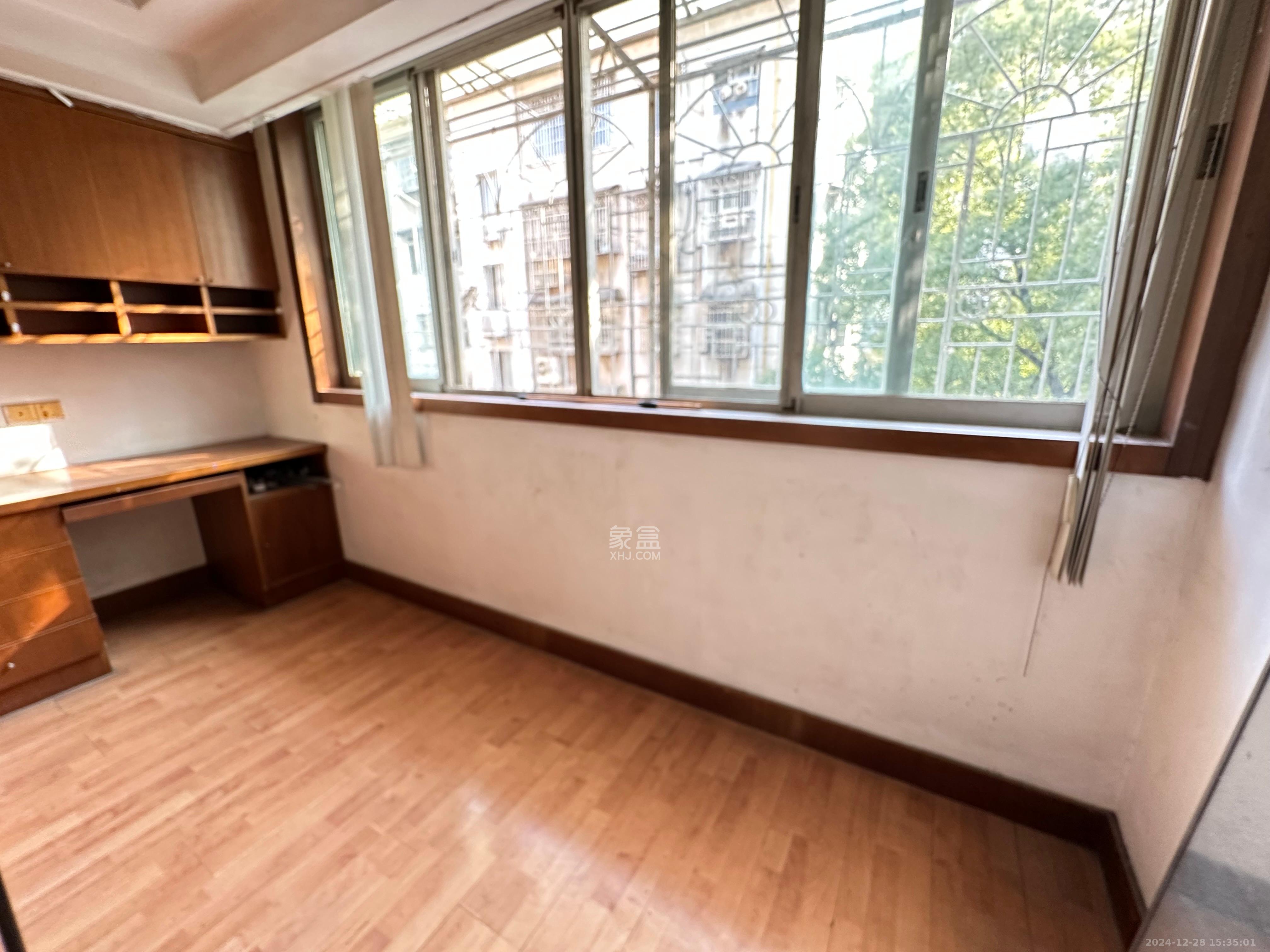 轻苑小区 3室2厅1卫 1600.0元/月 轻苑小区 3室2厅1卫 1600.0元/月室内图