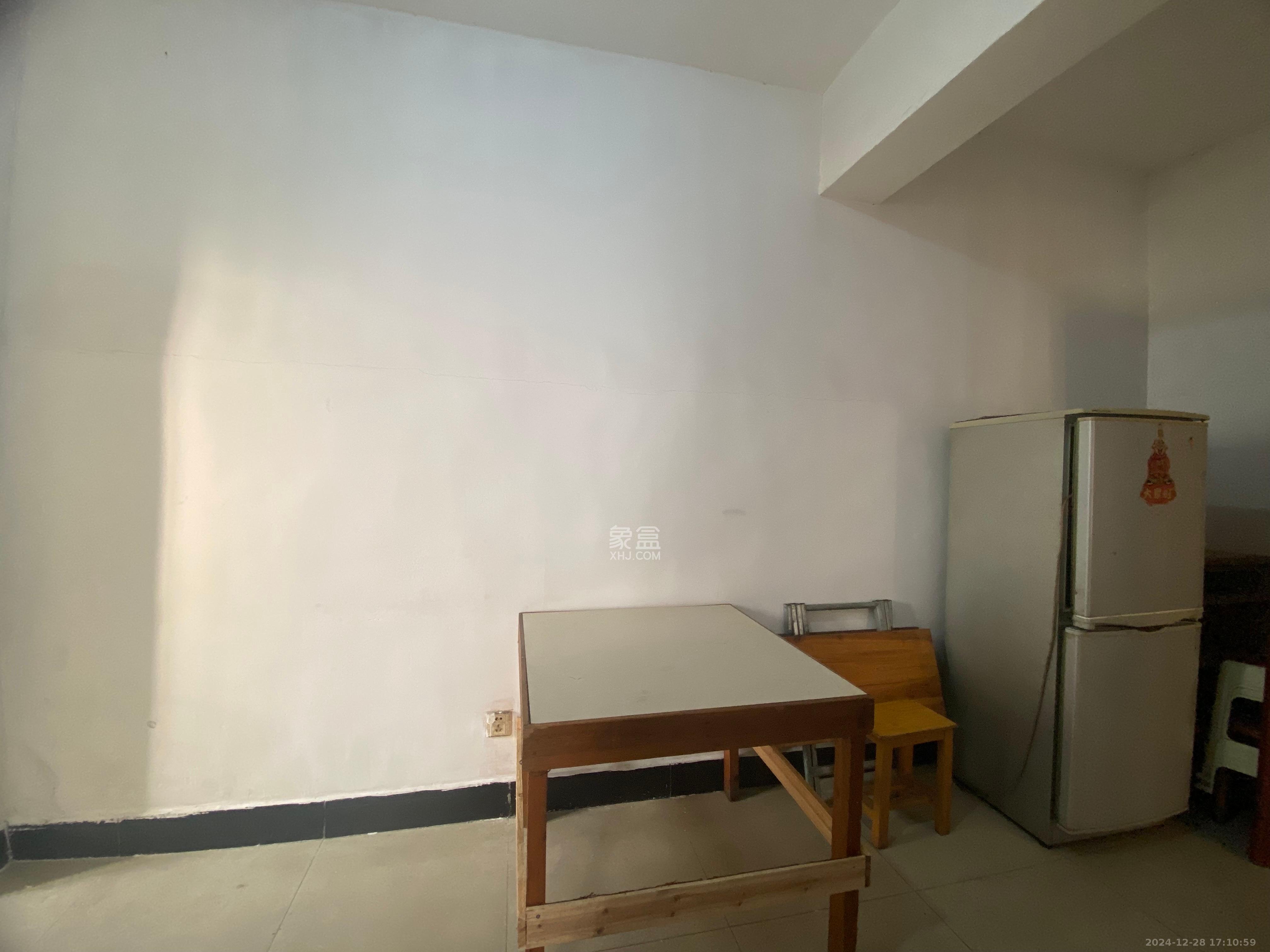 大桥三区 2室2厅1卫 1400.0元/月 大桥三区 2室2厅1卫 1400.0元/月室内图