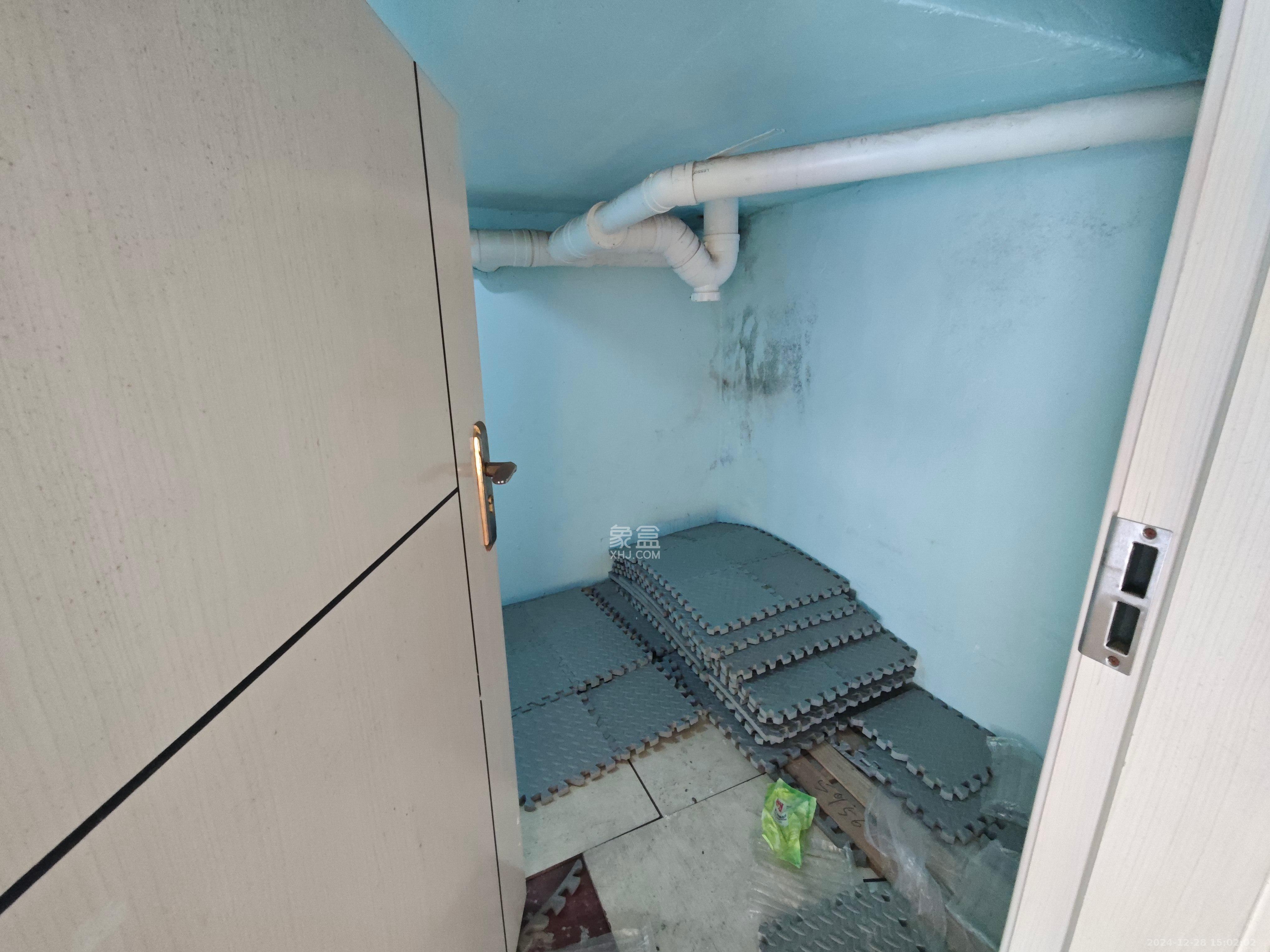 裕园小区(含浦) 3室2厅2卫 4000.0元/月 裕园小区(含浦) 3室2厅2卫 4000.0元/月室内图