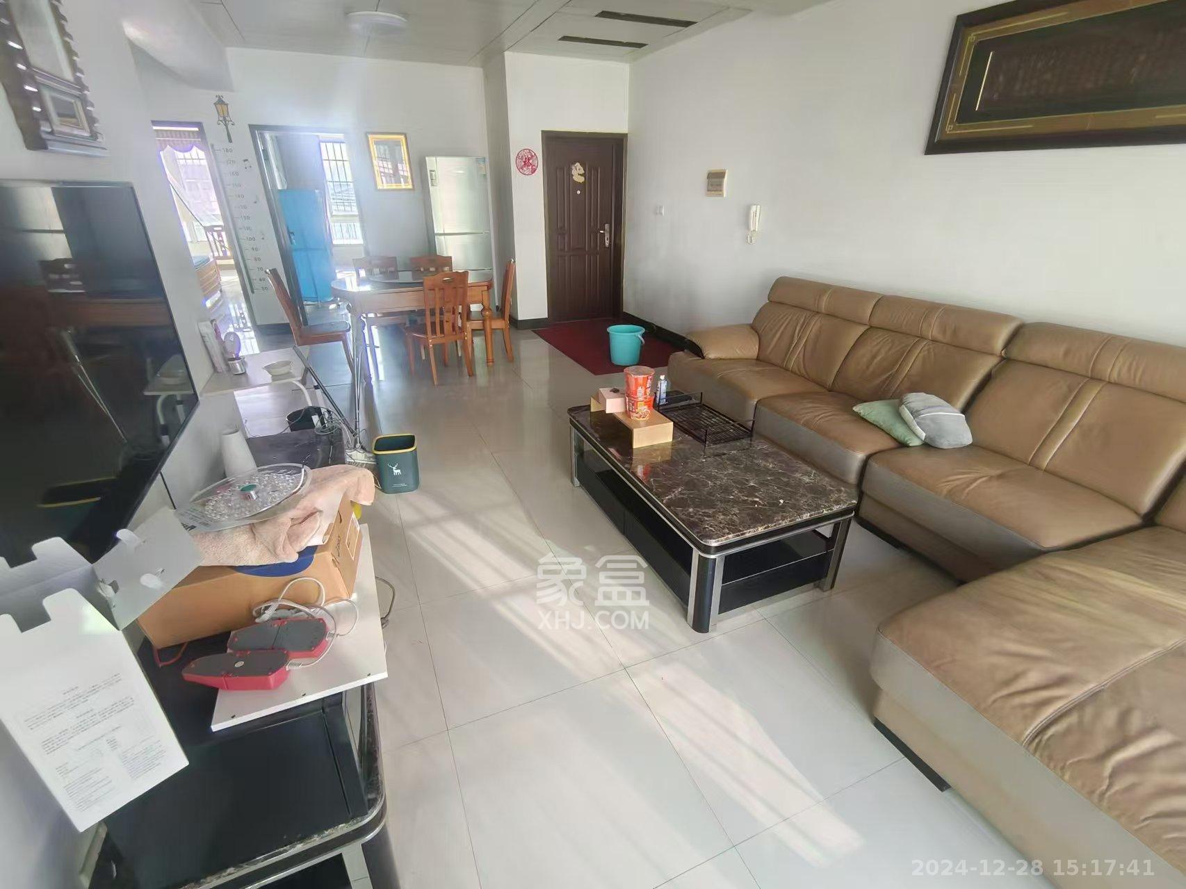 恩瑞麓山名园(龙王港小区) 3室2厅1卫 2200.0元/月 恩瑞麓山名园(龙王港小区) 3室2厅1卫 2200.0元/月室内图