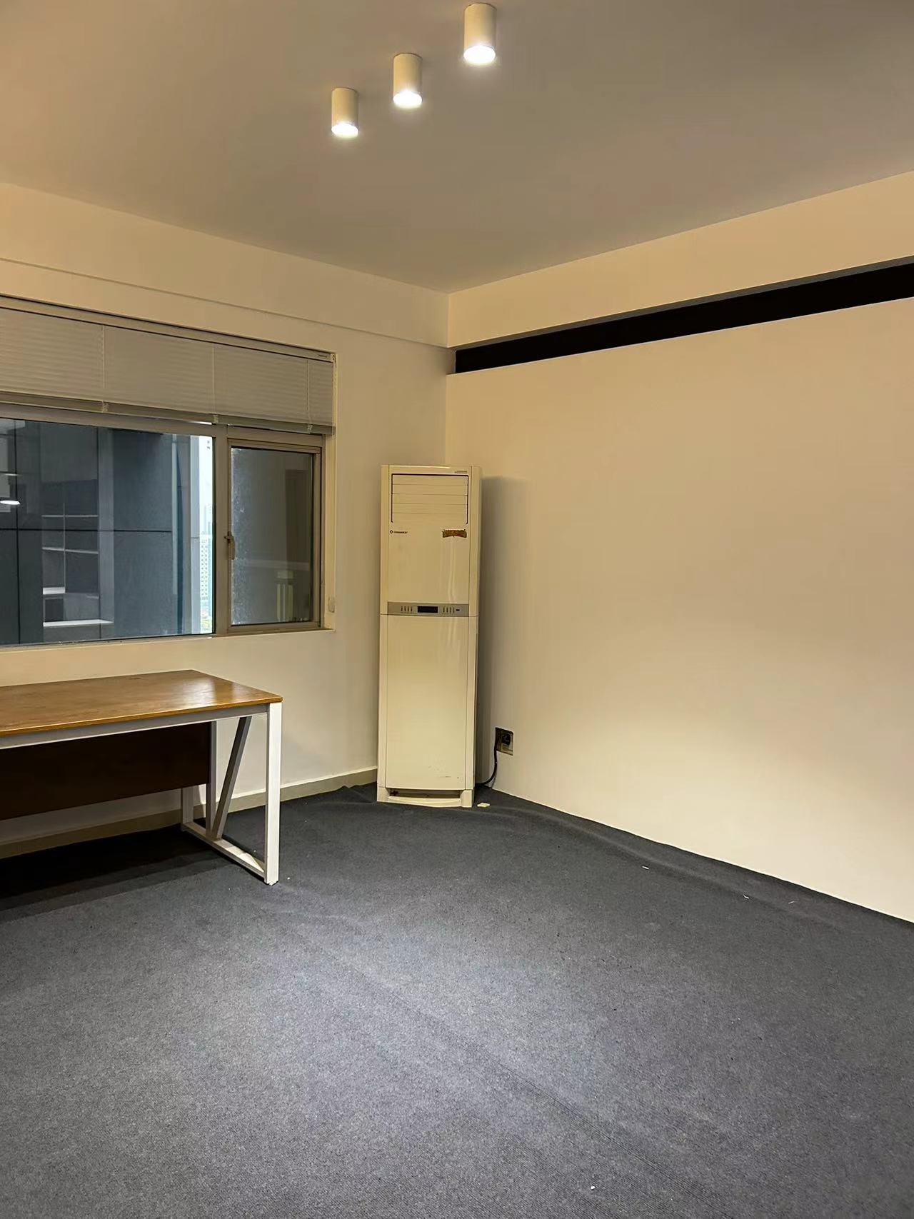 浙商广场  1室1厅1卫    1000.0元/月 浙商广场  1室1厅1卫    1000.0元/月室内图