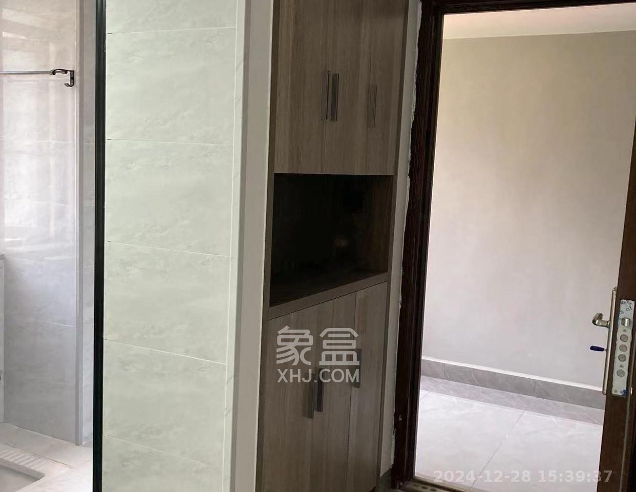 长房东旭国际  1室1厅1卫   1500.00元/月