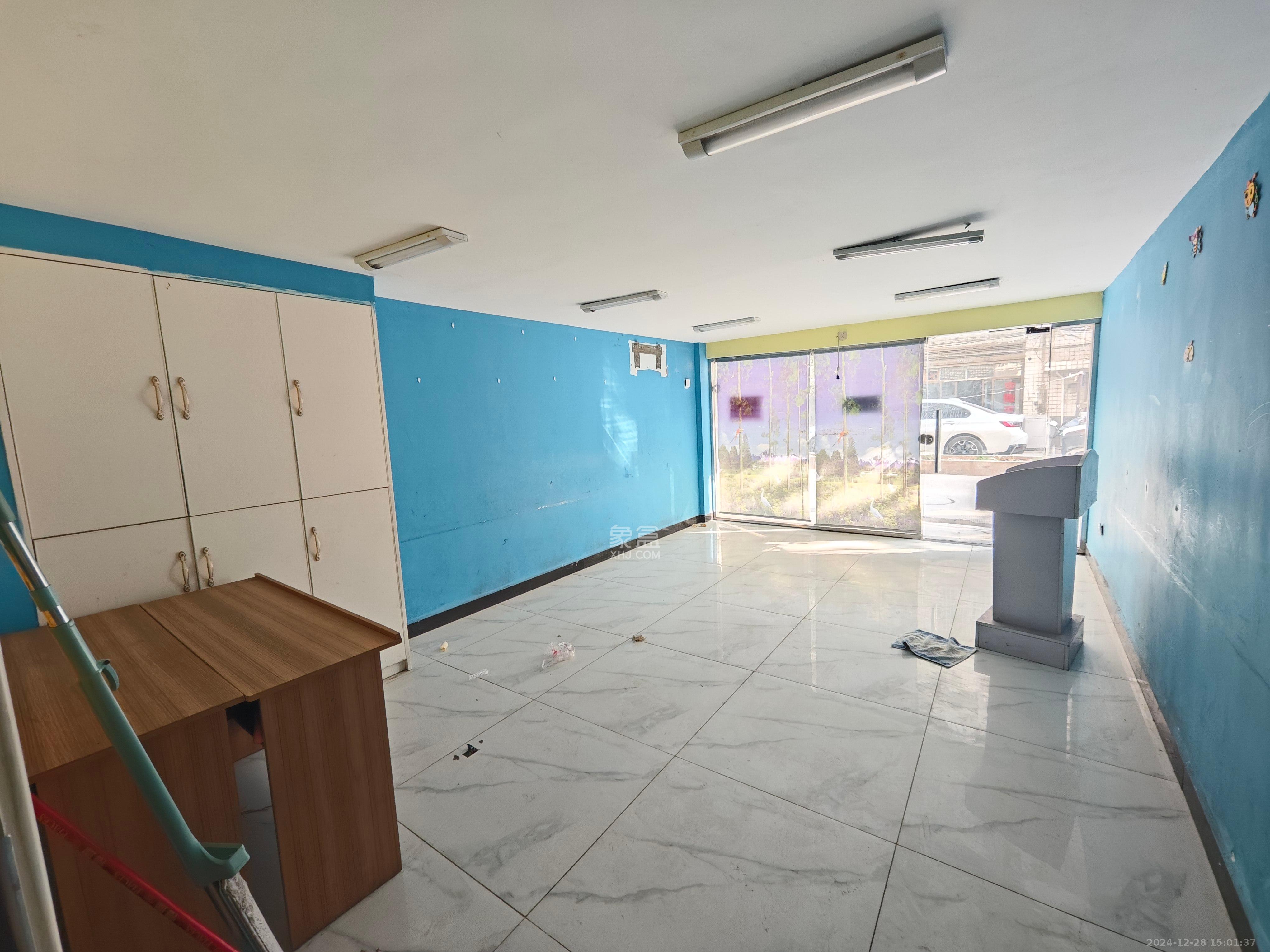 裕园小区(含浦) 3室2厅2卫 4000.0元/月 裕园小区(含浦) 3室2厅2卫 4000.0元/月室内图