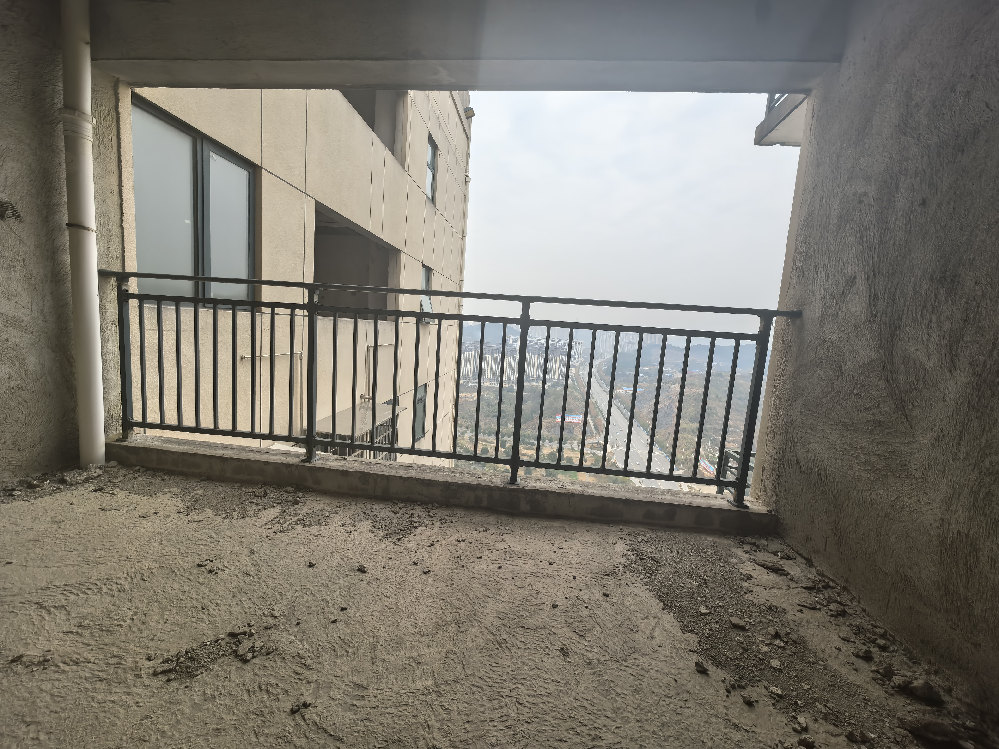 壹号公馆 5室2厅3卫 69.80万 壹号公馆 5室2厅3卫 69.80万客厅