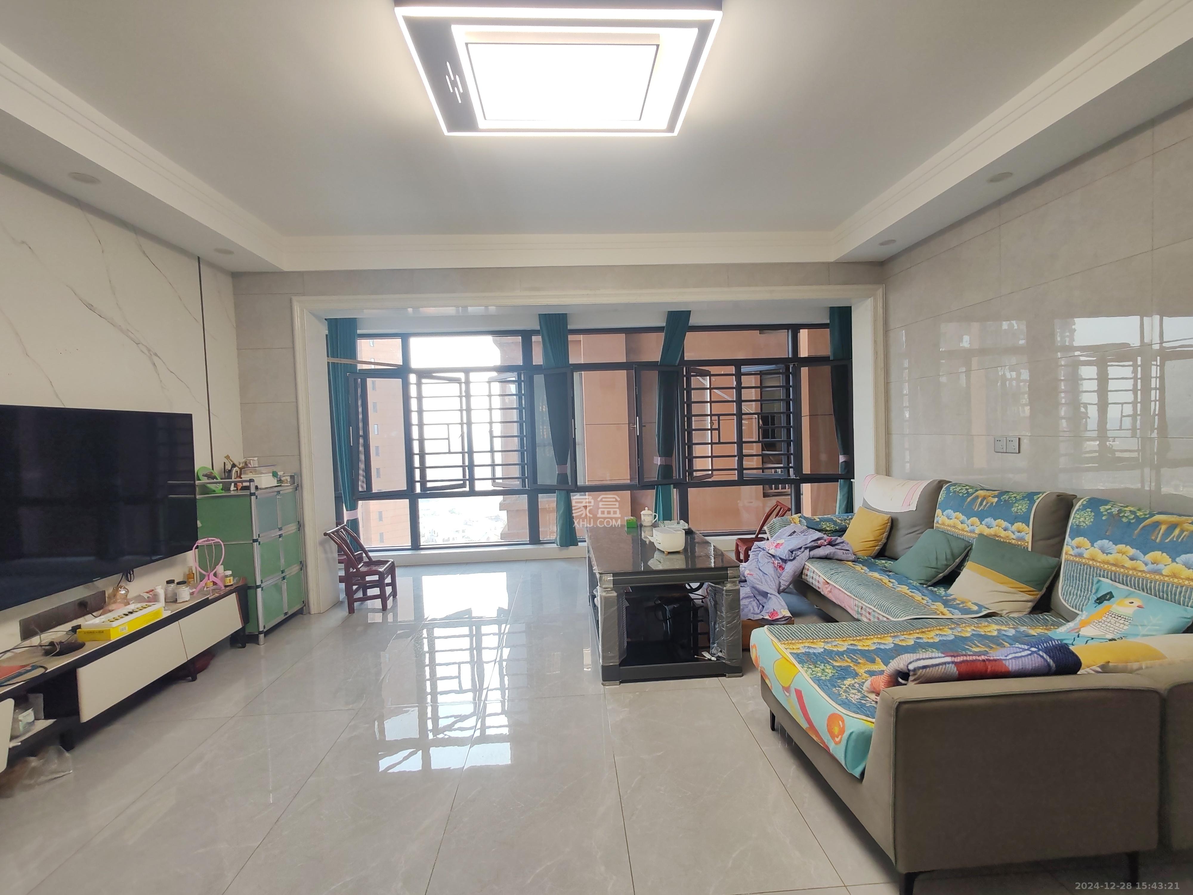 紫华郡 2室2厅2卫 2500.0元/月 紫华郡 2室2厅2卫 2500.0元/月室内图