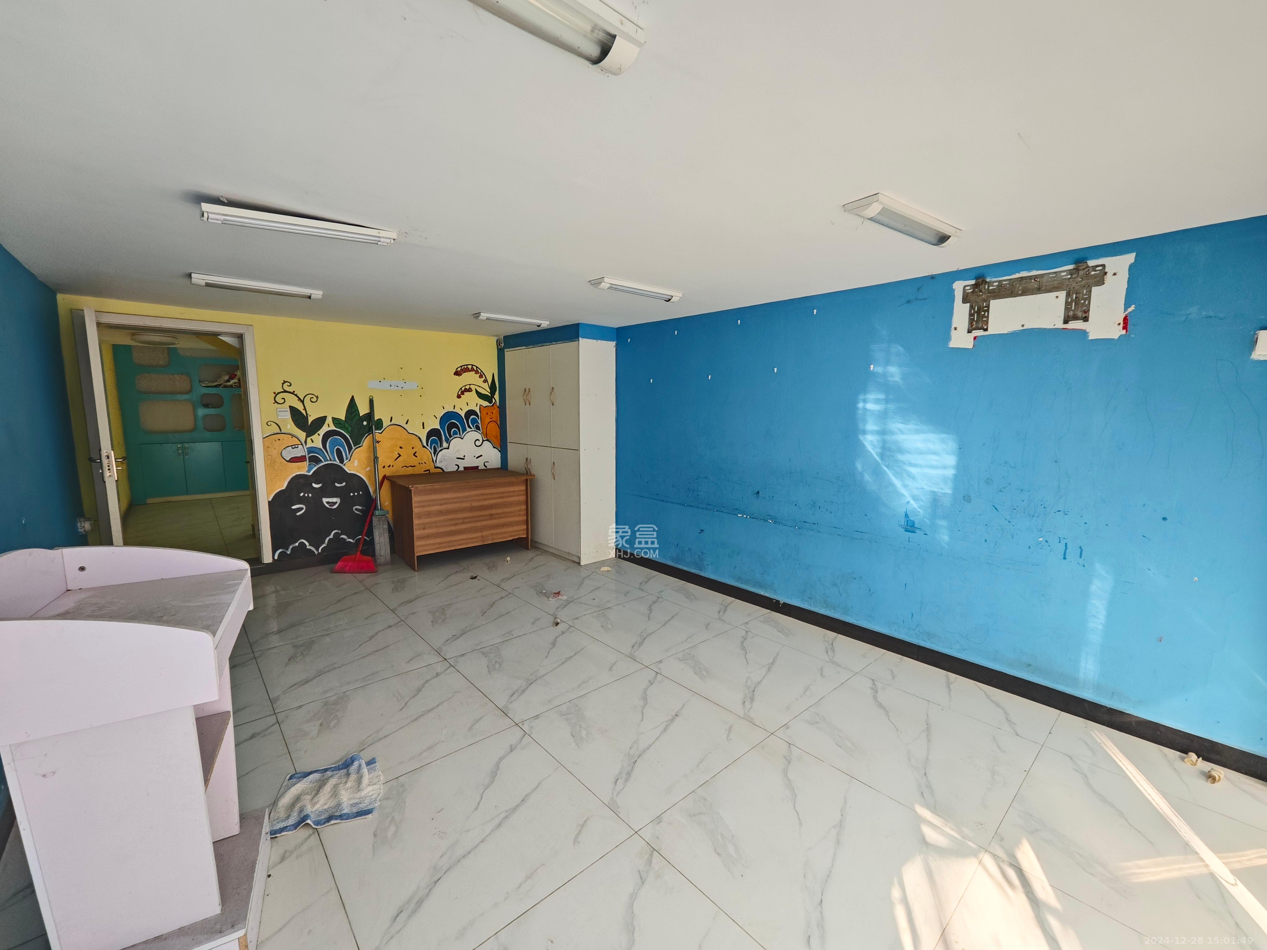 裕园小区(含浦) 3室2厅2卫 4000.0元/月 裕园小区(含浦) 3室2厅2卫 4000.0元/月室内图