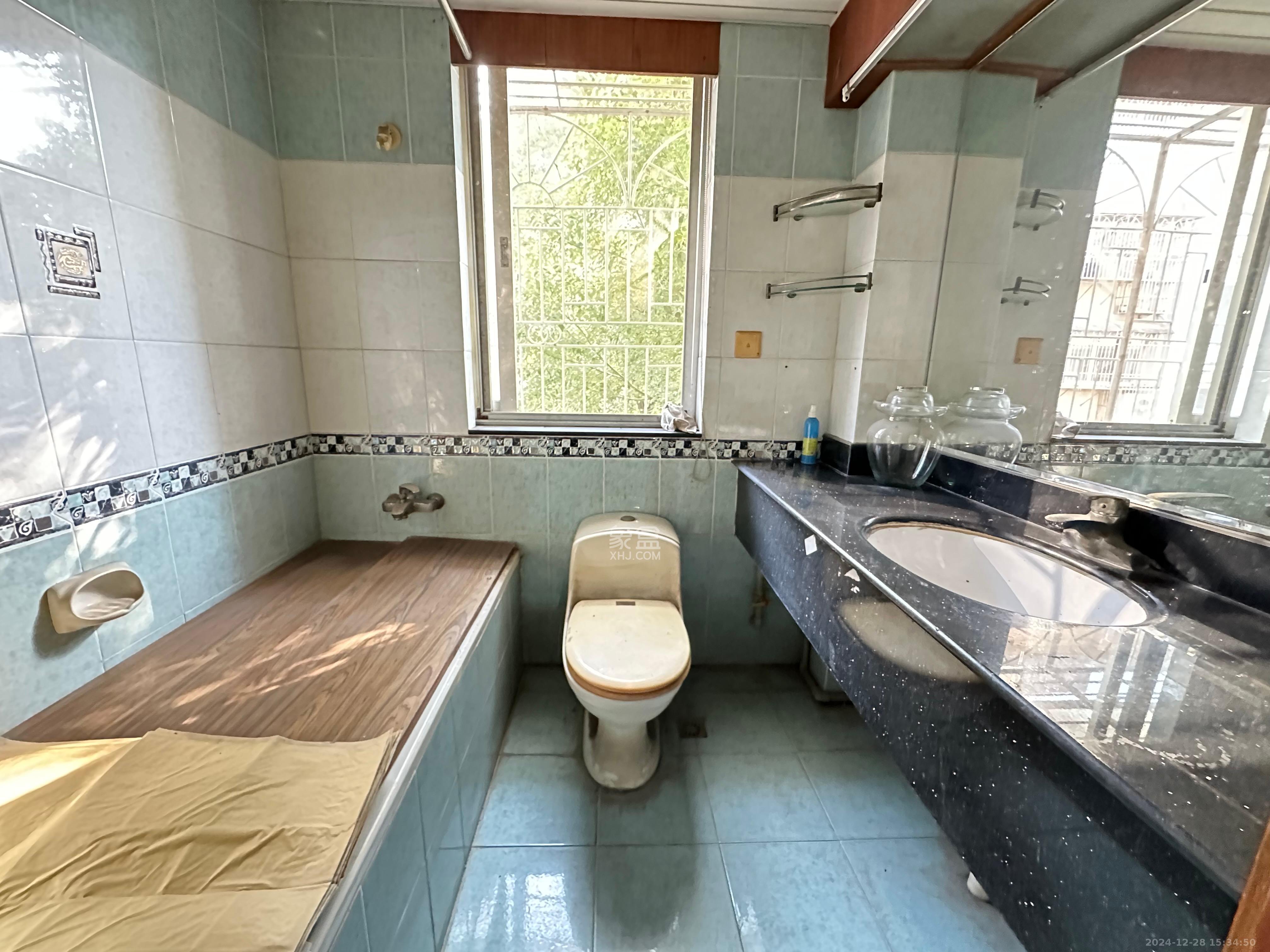 轻苑小区 3室2厅1卫 1600.0元/月 轻苑小区 3室2厅1卫 1600.0元/月室内图