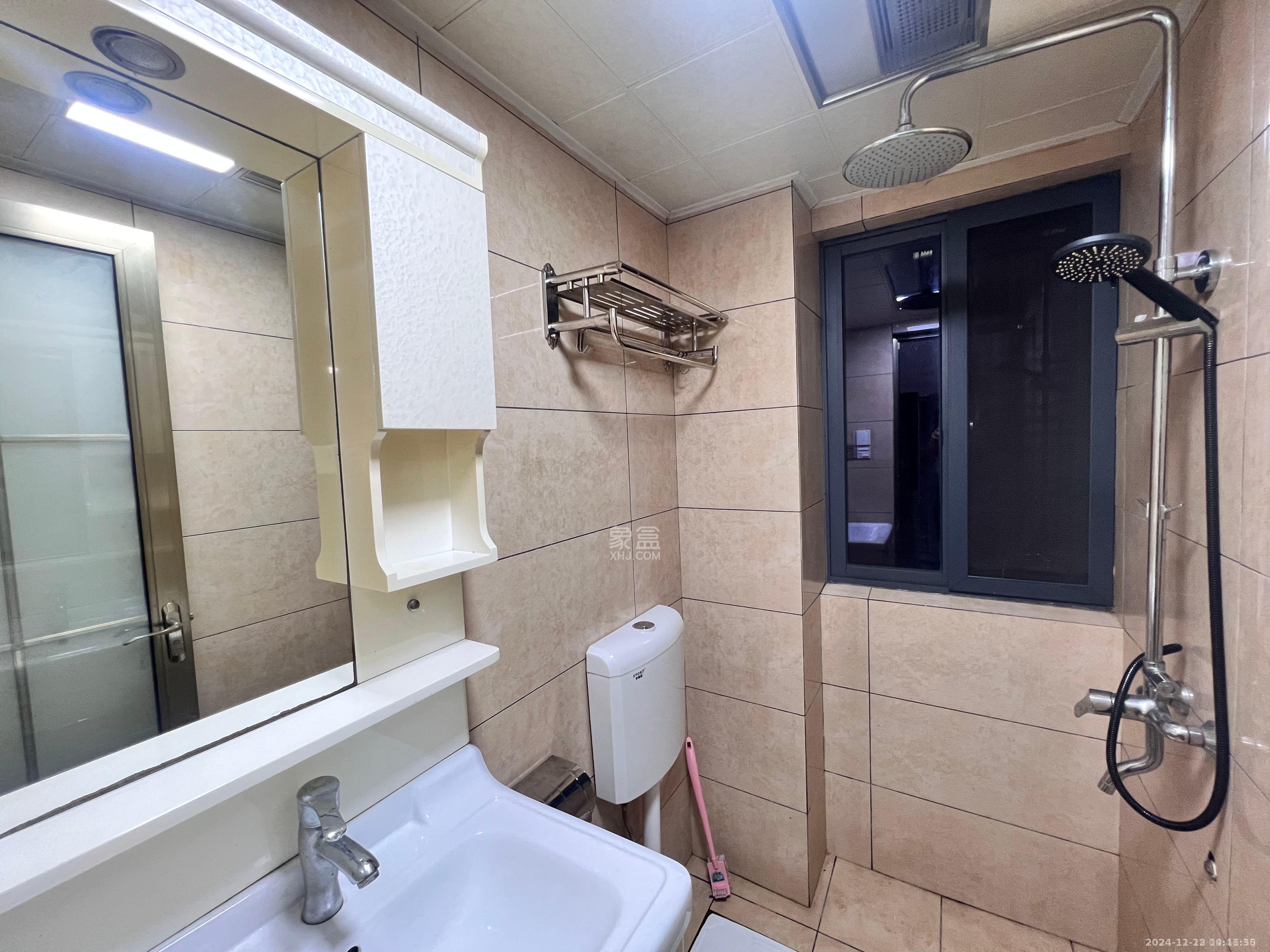 天元区锦绣华都 3室2厅2卫 1800.0元/月 天元区锦绣华都 3室2厅2卫 1800.0元/月室内图