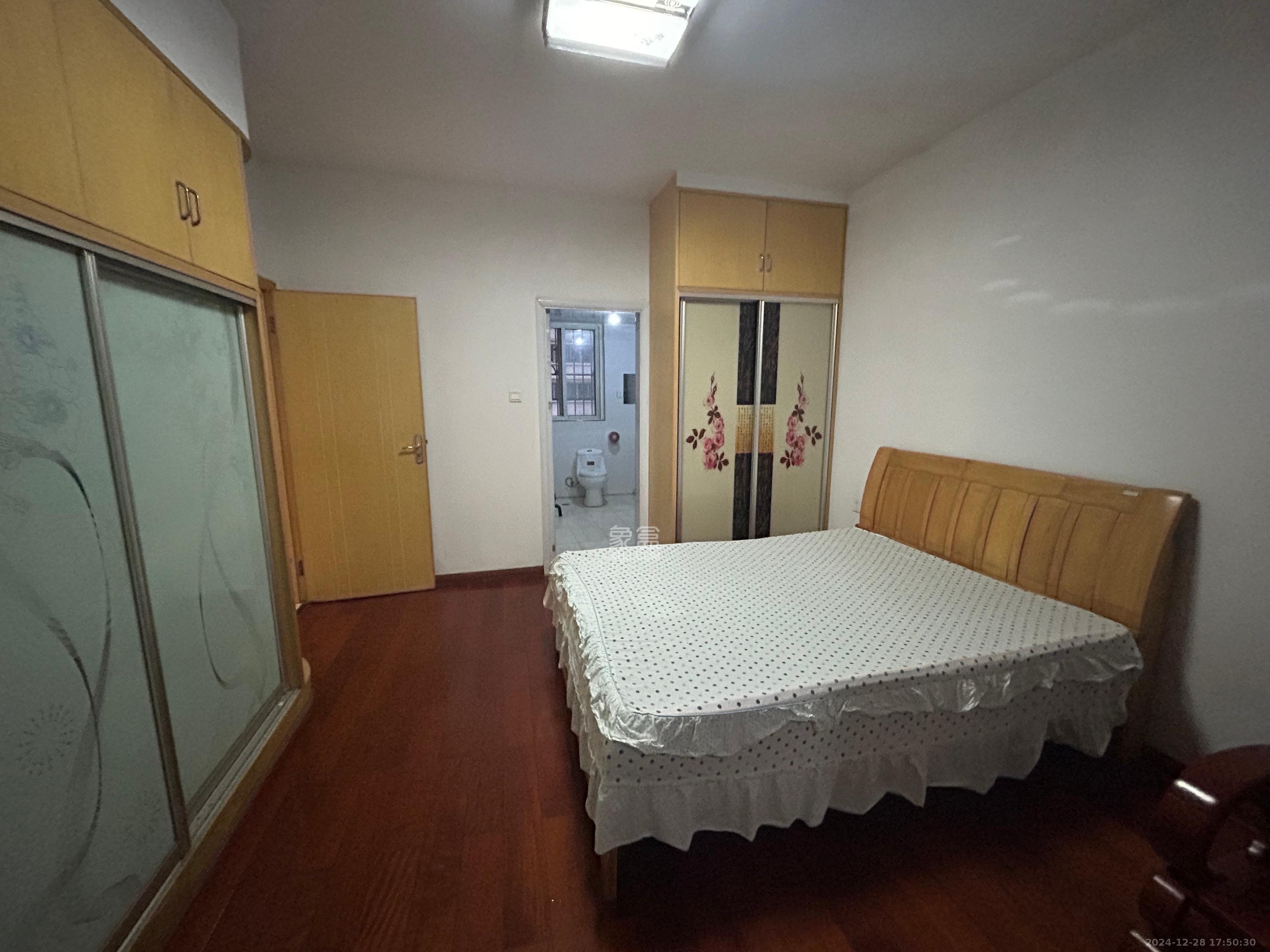 锦璨家园  3室2厅2卫   2200.00元/月室内图
