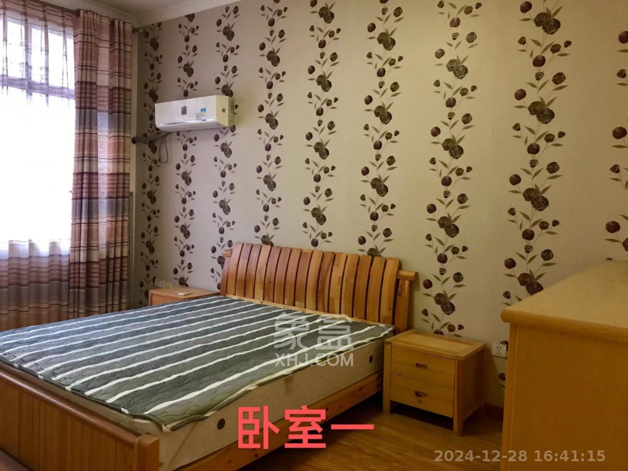 白鹤家园  3室2厅2卫   1800.00元/月室内图
