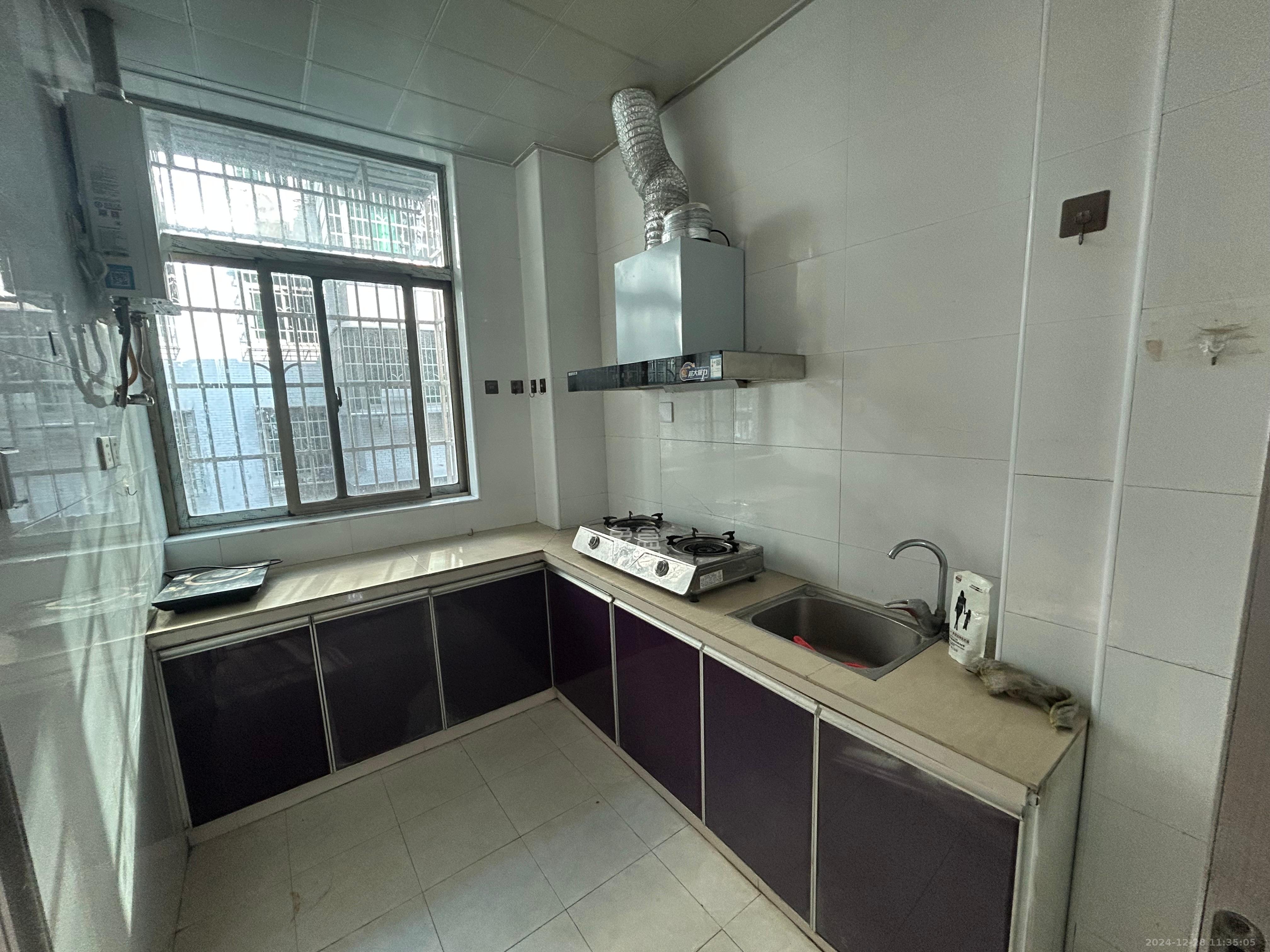 金桂小区一期 1室0厅0卫 1700.0元/月 金桂小区一期 1室0厅0卫 1700.0元/月室内图