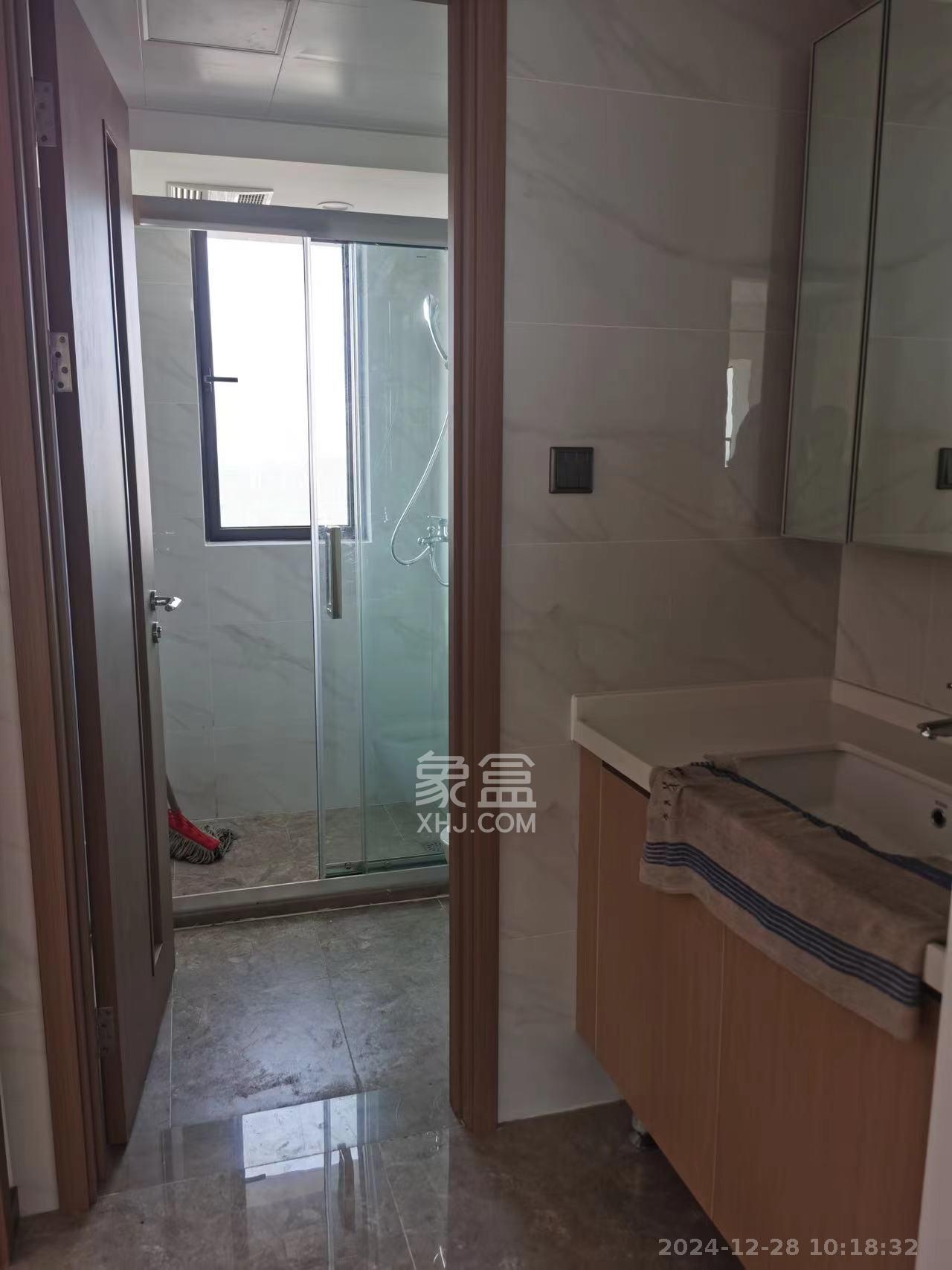 招商华发依云曦城  4室2厅2卫   2800.00元/月室内图