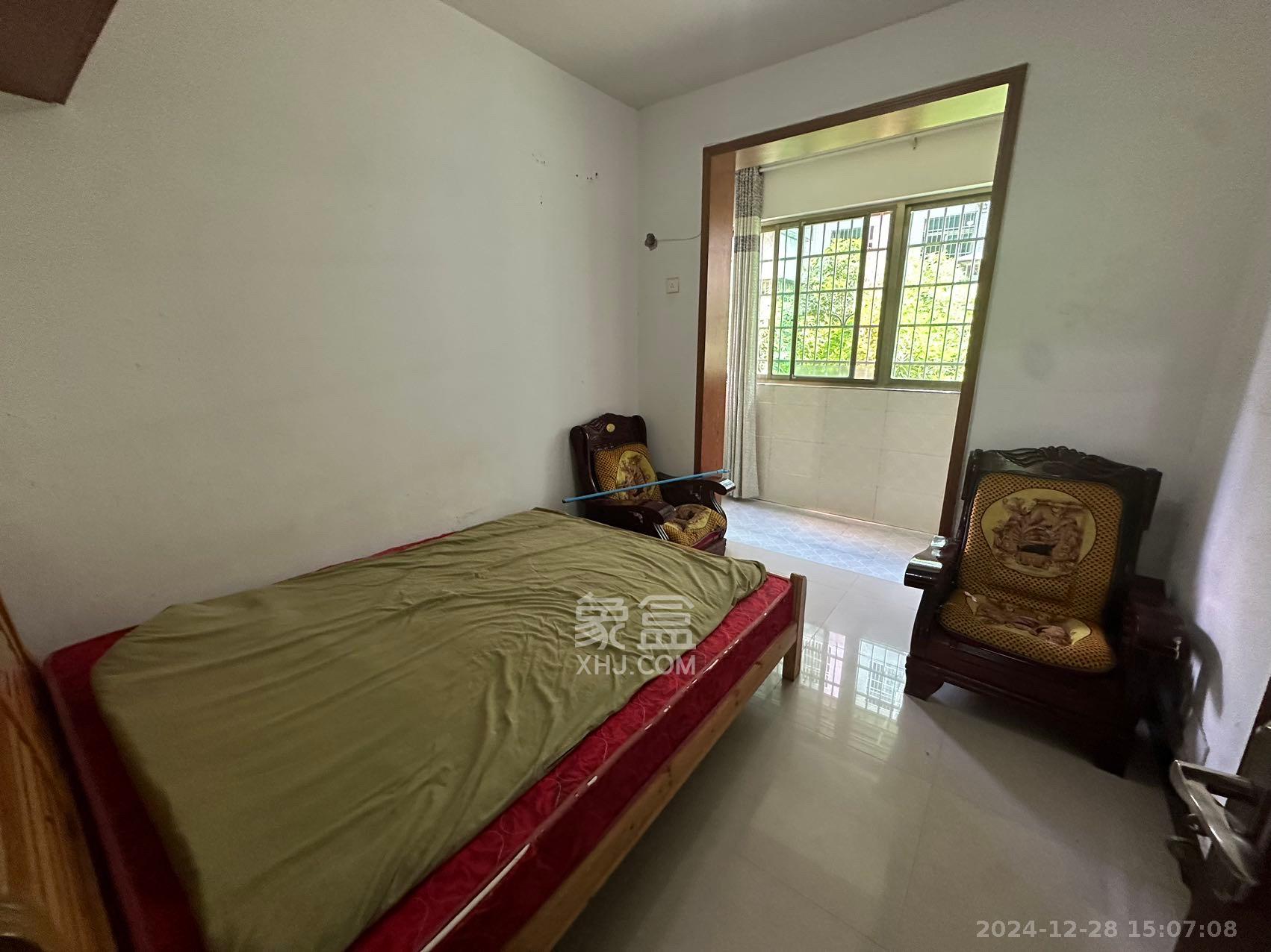 金桂小区一期 3室2厅1卫 1800.0元/月 金桂小区一期 3室2厅1卫 1800.0元/月室内图