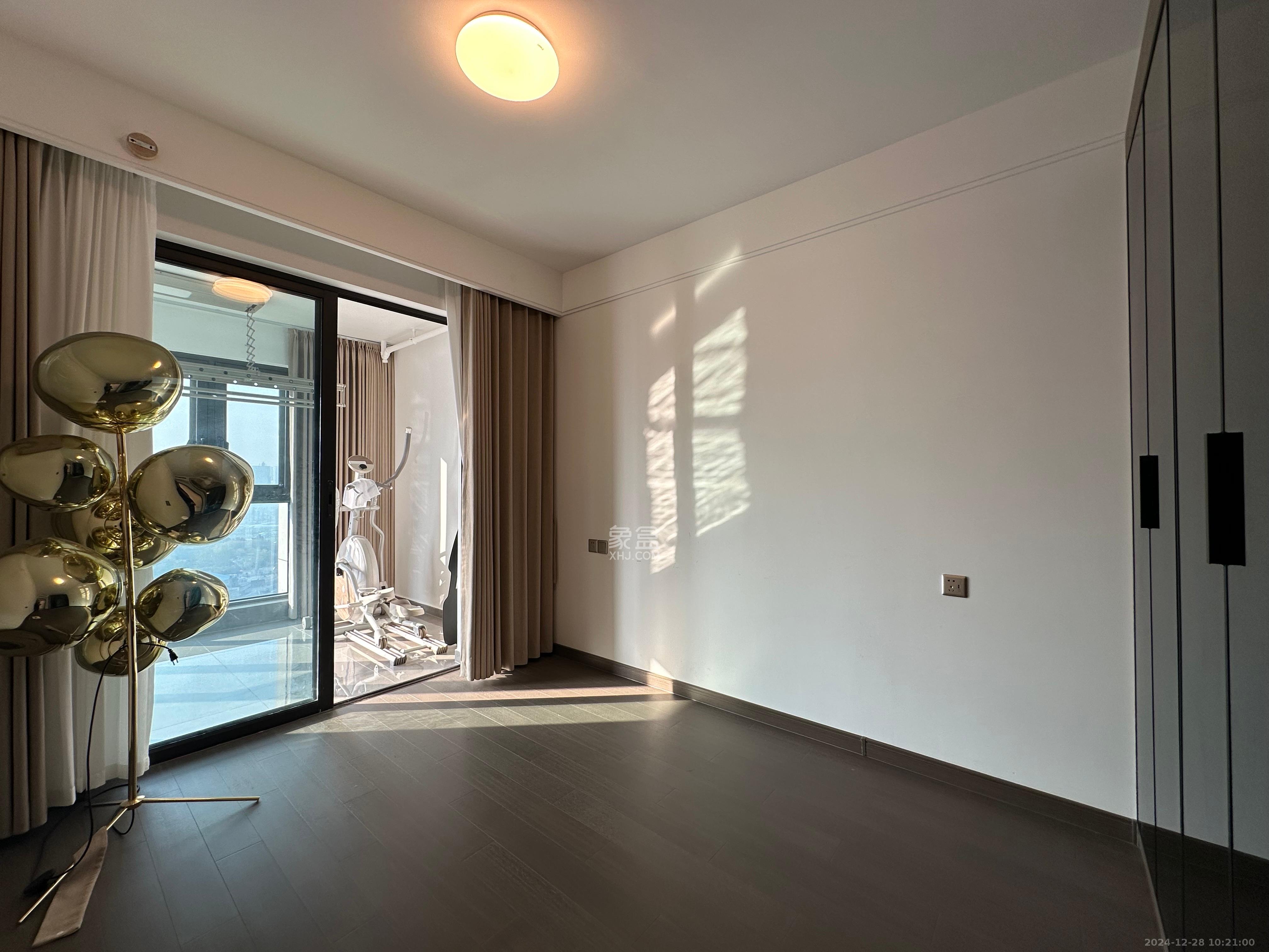 龙湖春江天玺  4室2厅2卫    5500.0元/月 龙湖春江天玺  4室2厅2卫    5500.0元/月室内图