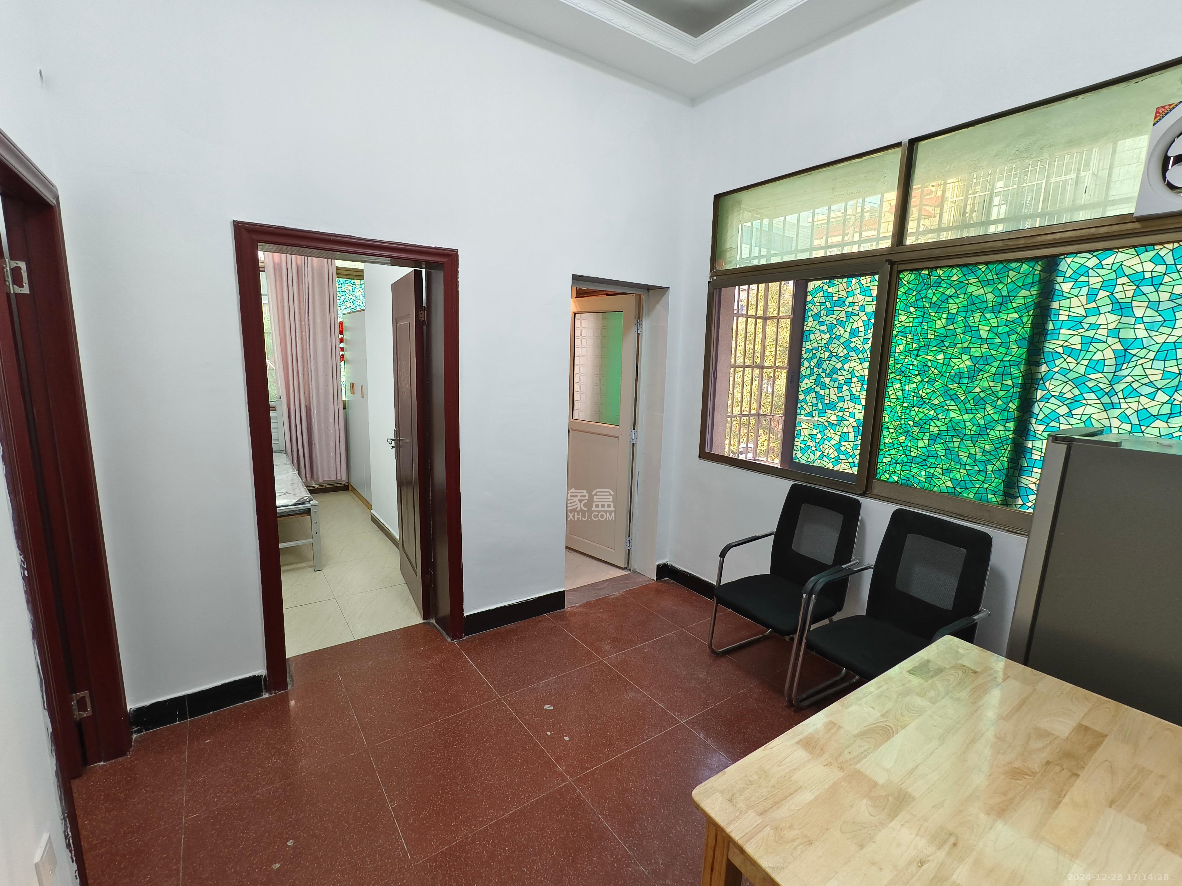 洞井商贸城 2室1厅1卫 1200.0元/月 洞井商贸城 2室1厅1卫 1200.0元/月室内图