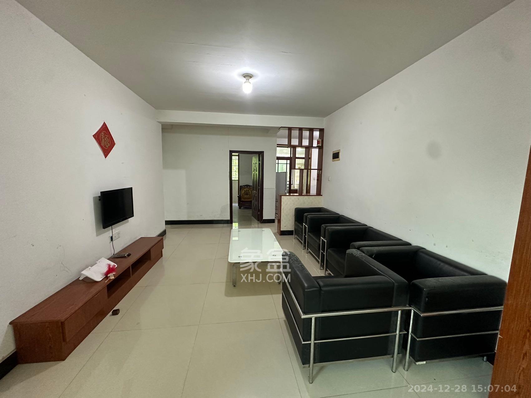 金桂小区一期 3室2厅1卫 1800.0元/月 金桂小区一期 3室2厅1卫 1800.0元/月室内图