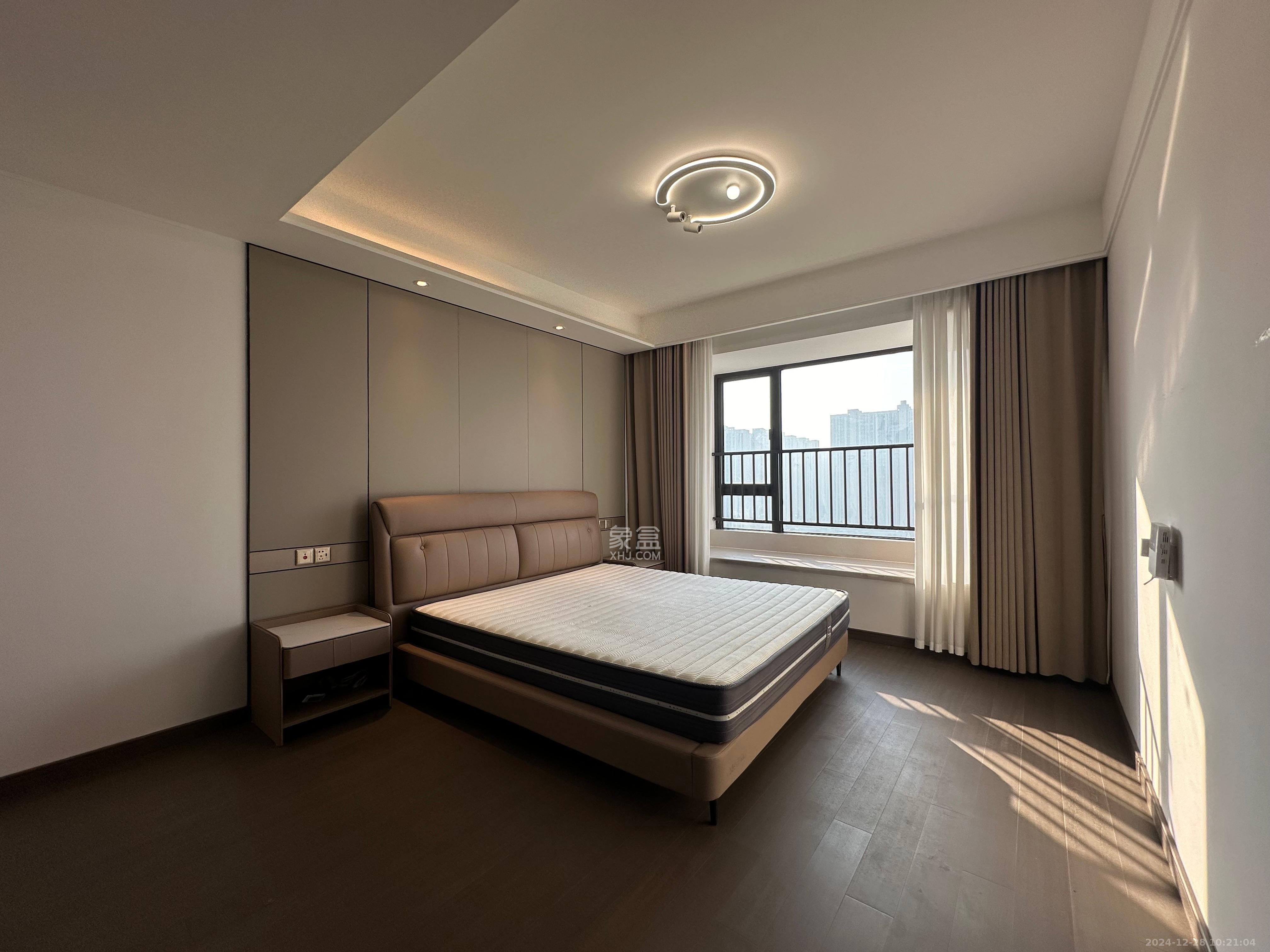 龙湖春江天玺  4室2厅2卫    5500.0元/月 龙湖春江天玺  4室2厅2卫    5500.0元/月室内图