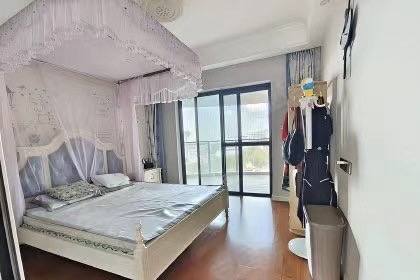 滨海幸福里 4室2厅2卫 424.0万 滨海幸福里 4室2厅2卫 424.0万客厅